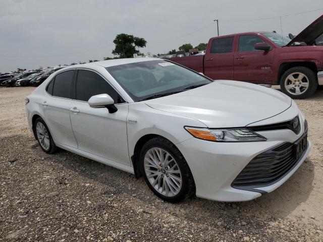  TOYOTA CAMRY 2018 Белый