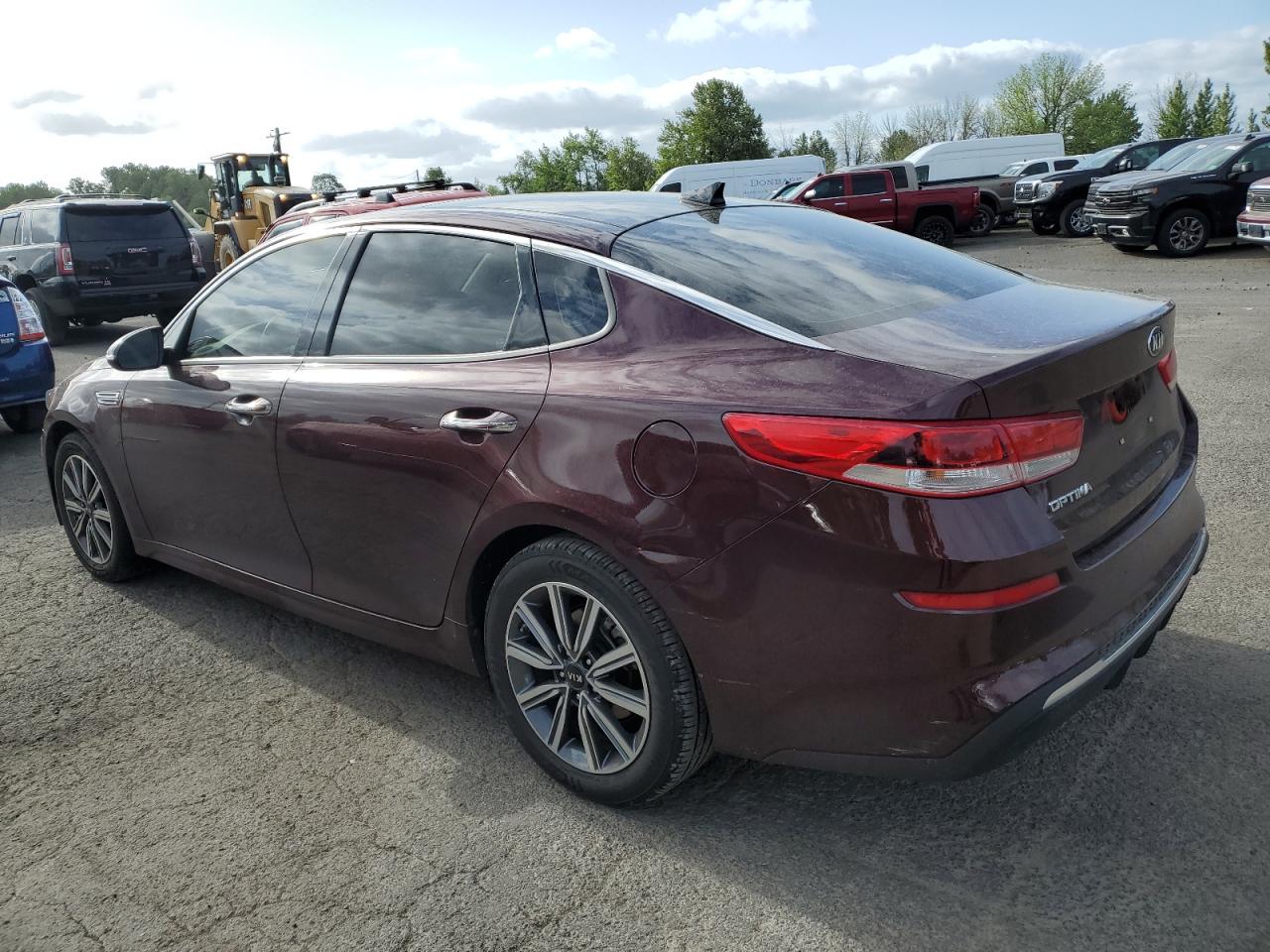 5XXGT4L35KG317910 2019 KIA OPTIMA - Image 2