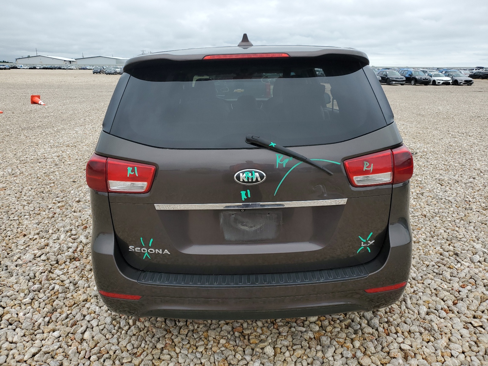 KNDMB5C15H6243874 2017 Kia Sedona Lx