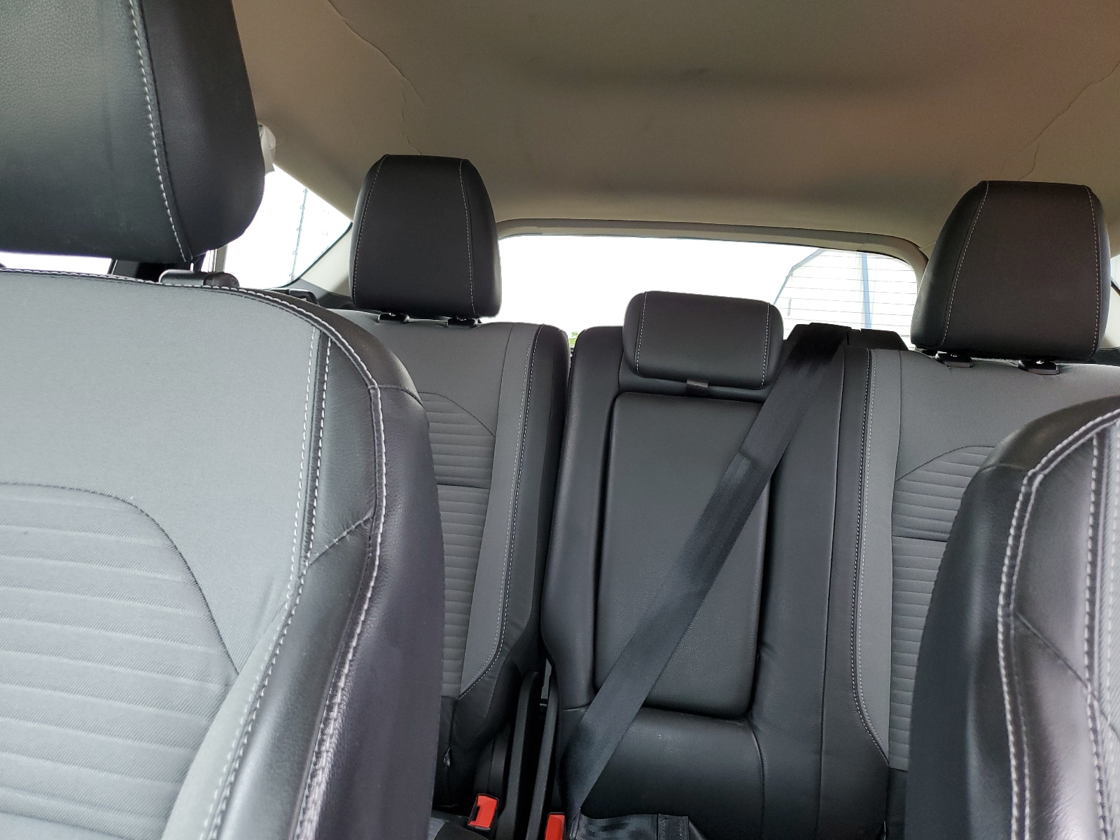 1FMCU9GD9KUA09172 2019 Ford Escape Se