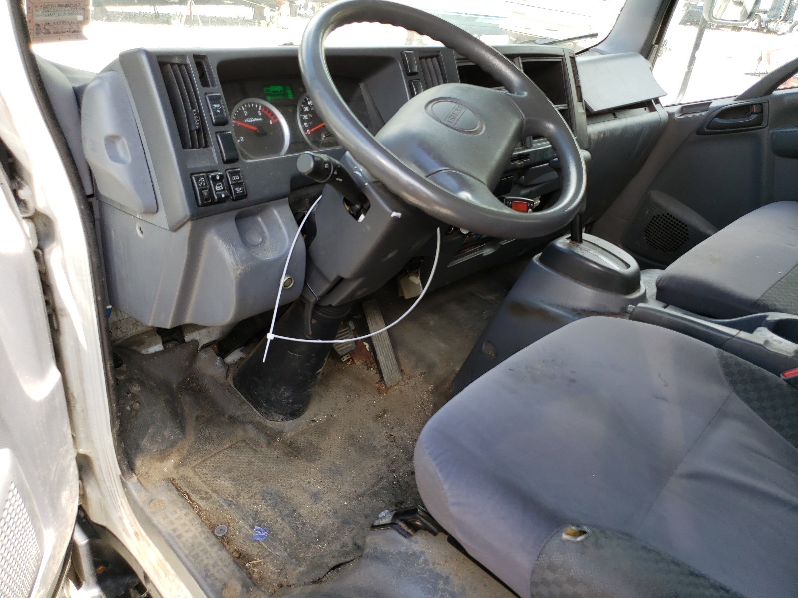 JALE5W16XF7303086 2015 Isuzu Nrr