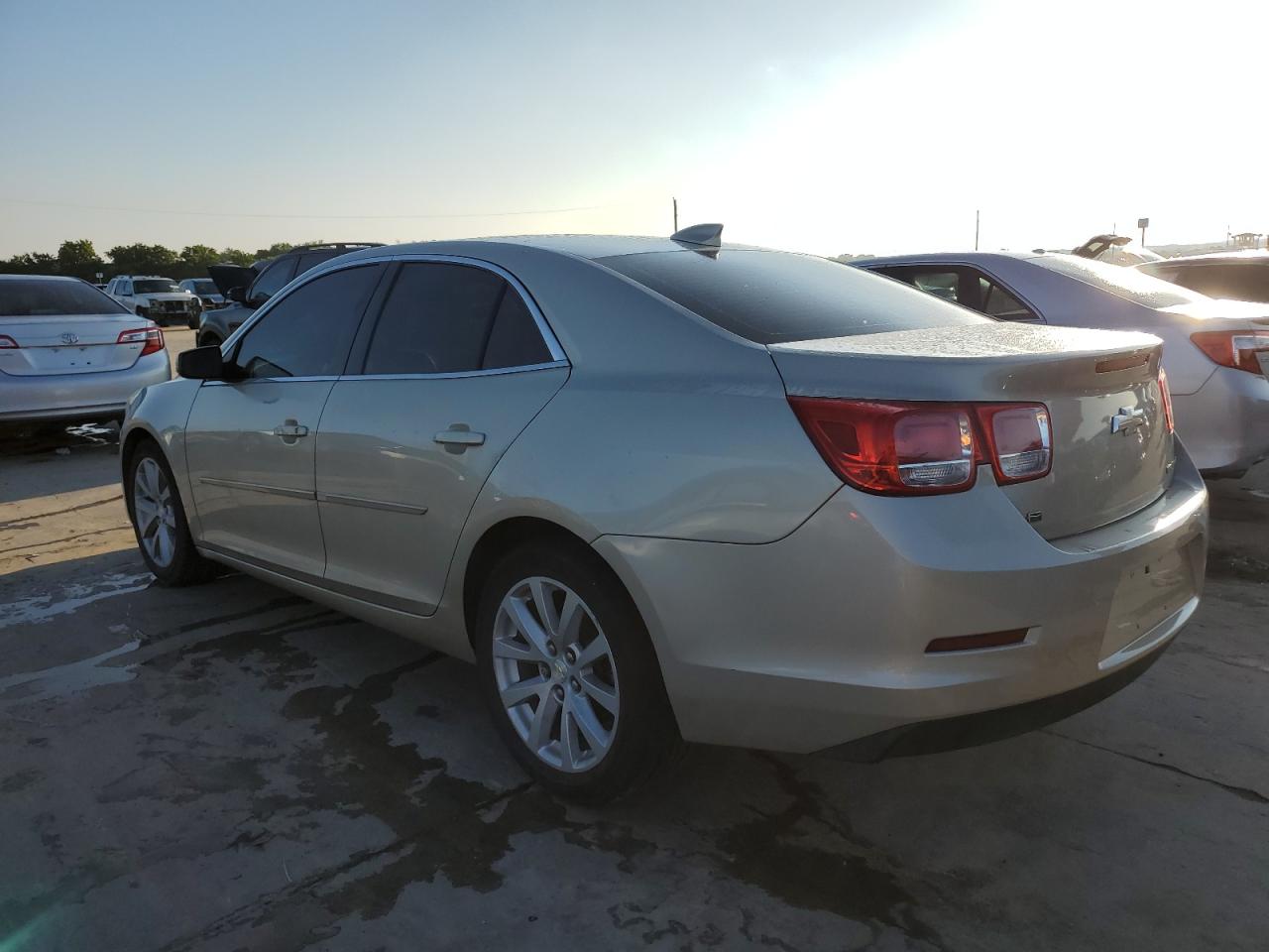 1G11D5SL2FF308721 2015 CHEVROLET MALIBU - Image 2