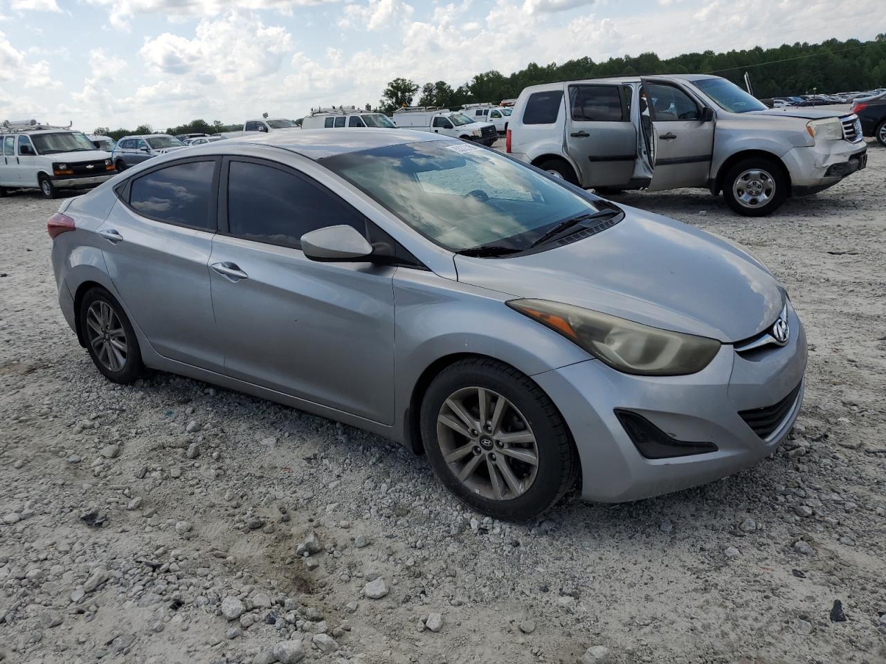 VIN 5NPDH4AE5FH557915 2015 HYUNDAI ELANTRA no.4