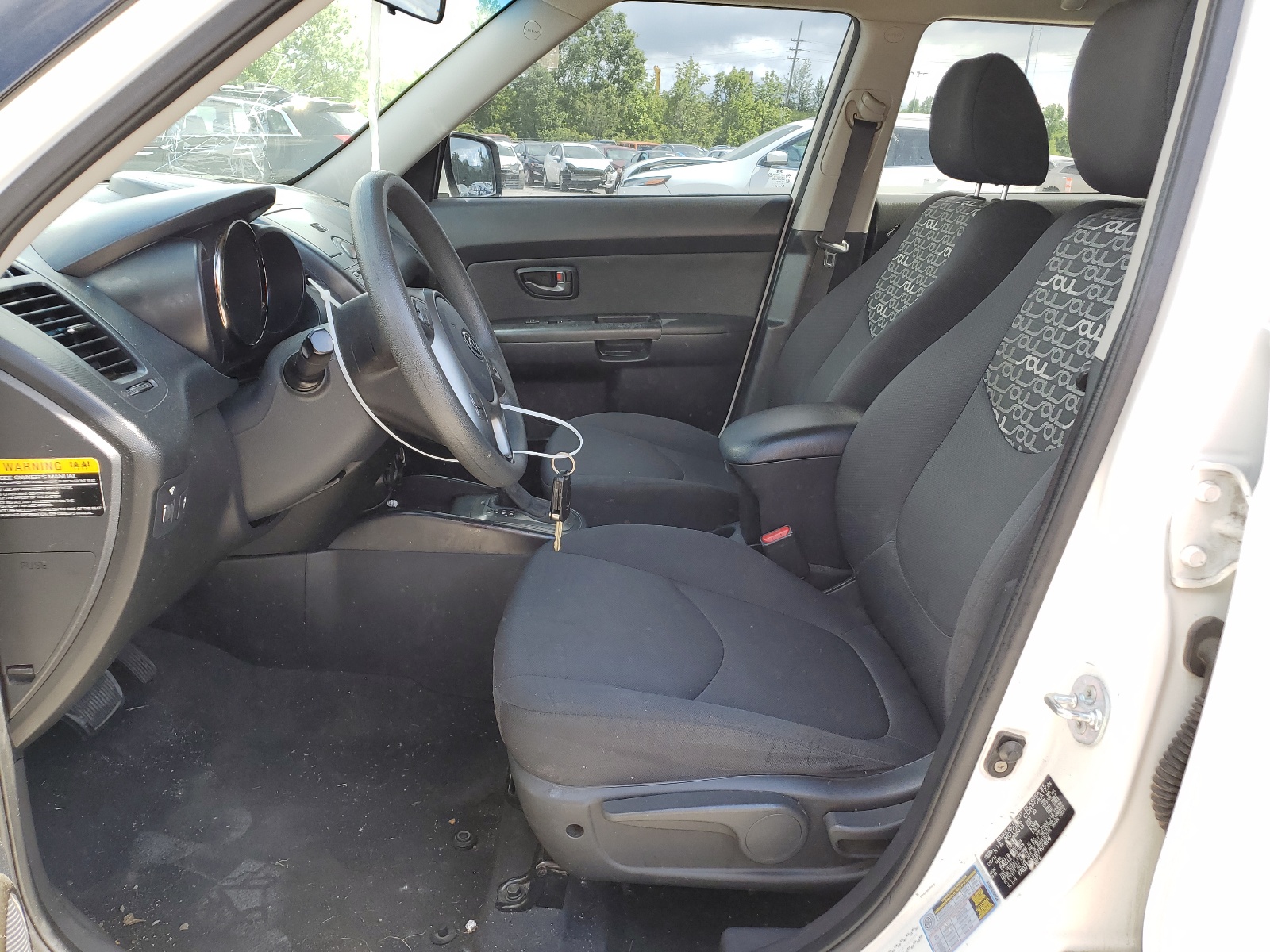 KNDJT2A21B7300809 2011 Kia Soul +