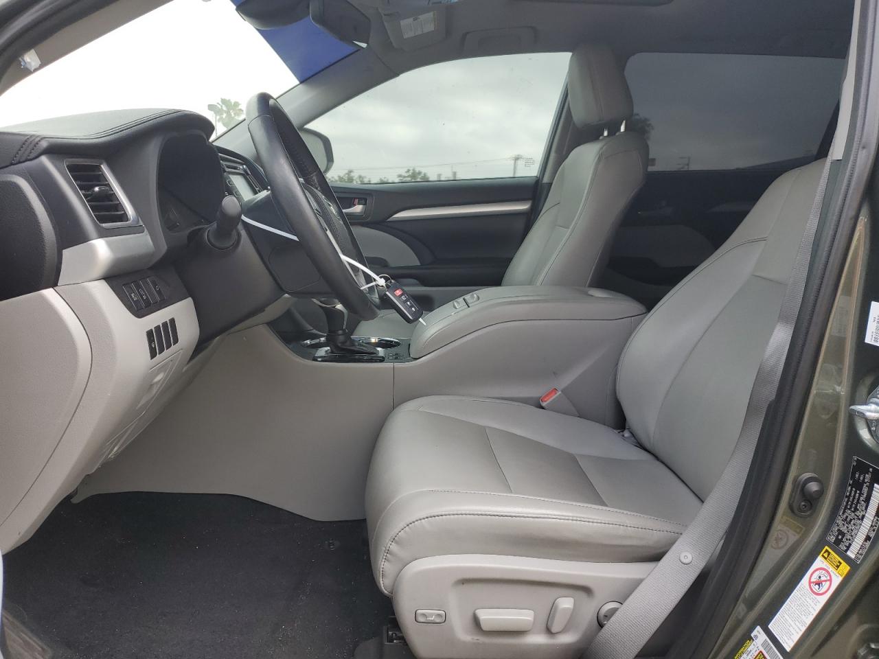 2019 Toyota Highlander Se VIN: 5TDJZRFHXKS965167 Lot: 53127574