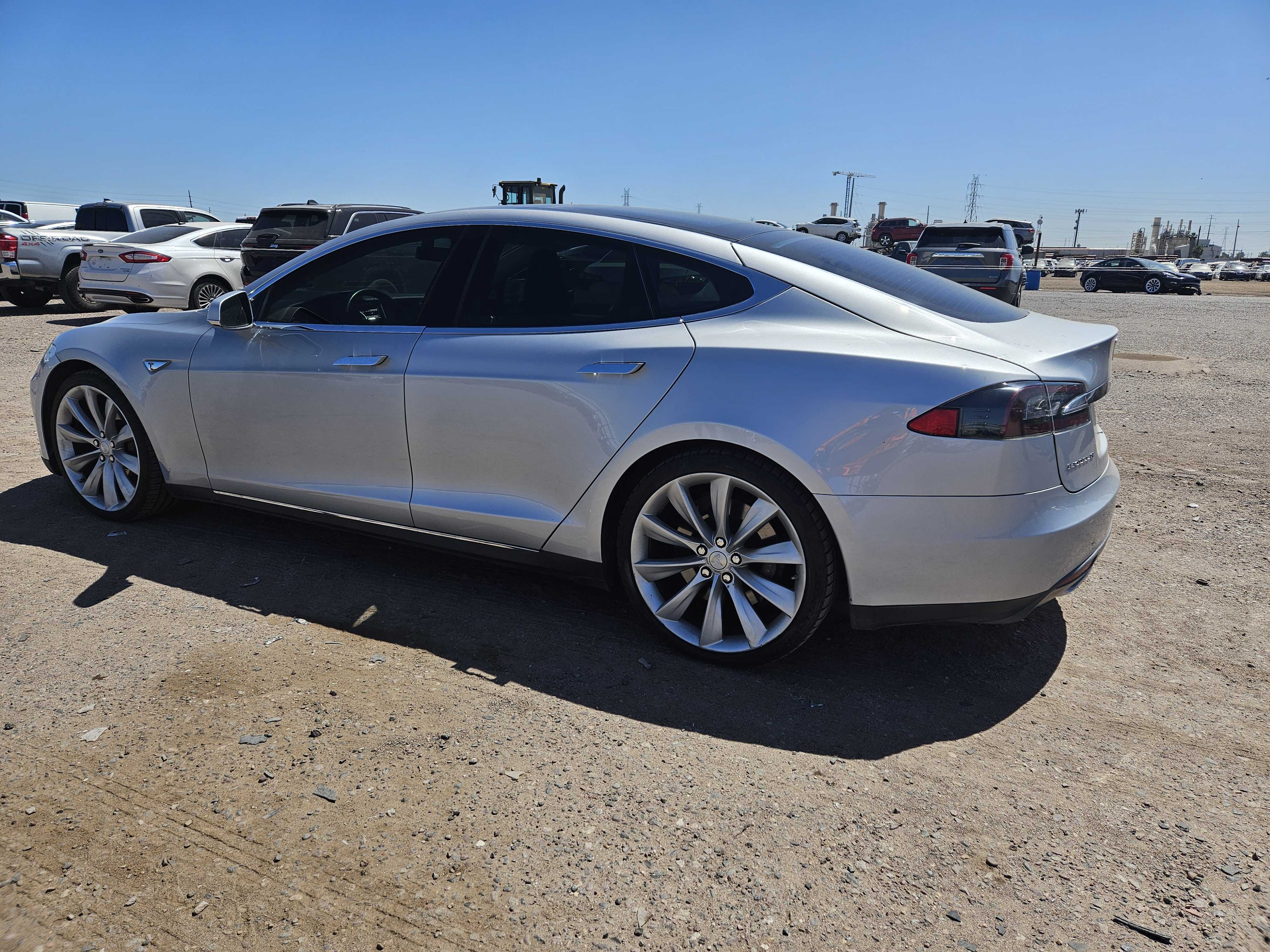 2013 Tesla Model S vin: 5YJSA1CP3DFP20002