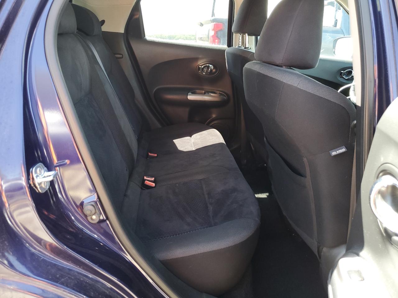 2015 Nissan Juke S VIN: JN8AF5MV9FT550475 Lot: 56826124