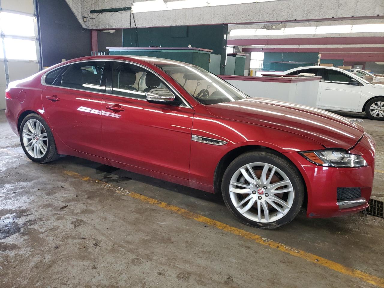 2016 Jaguar XF - Image 4