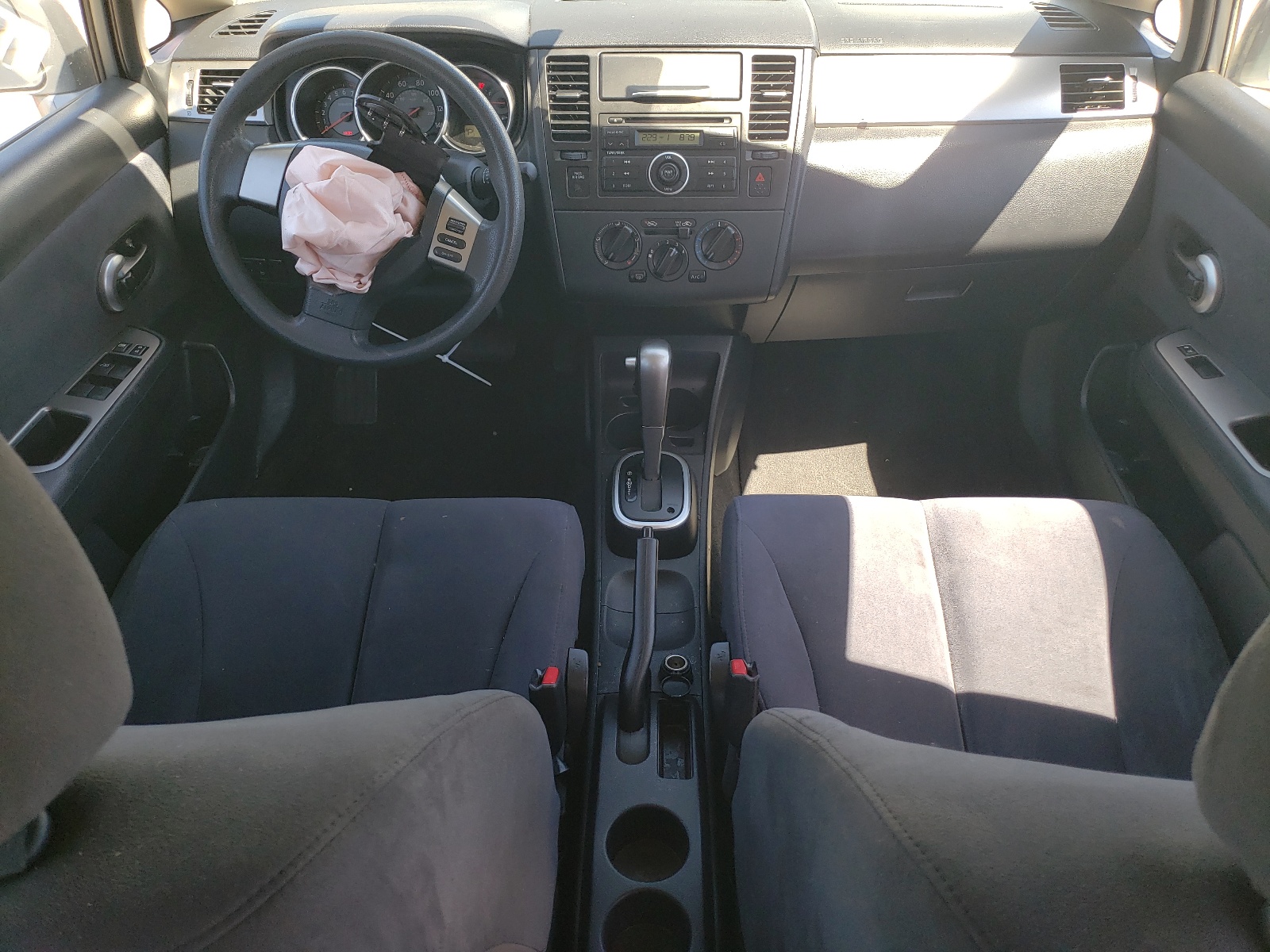 3N1BC13EX8L455890 2008 Nissan Versa S