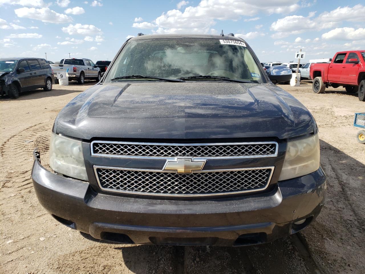 2011 Chevrolet Avalanche - Image 5