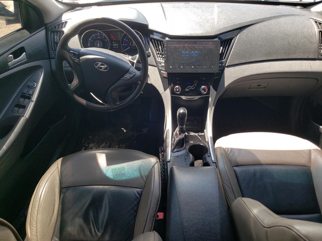 2013 Hyundai Sonata - Image 8