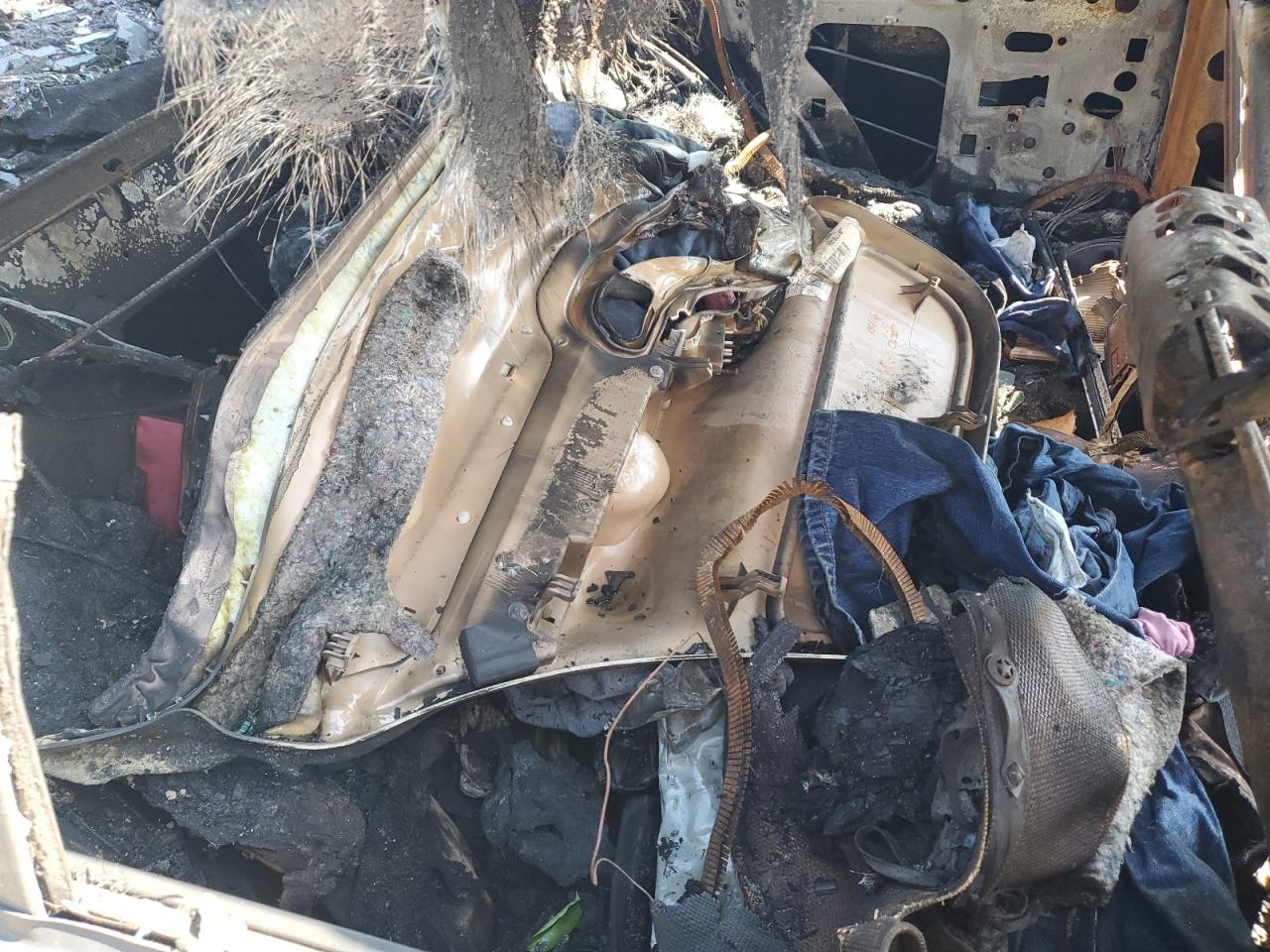 1998 Ford Crown Victoria Lx VIN: 2FAFP74W0WX117445 Lot: 53814154