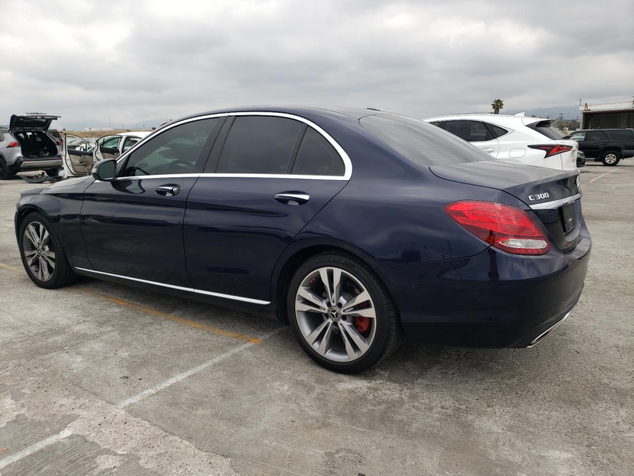 55SWF4JB9JU279868 2018 MERCEDES-BENZ C CLASS - Image 2