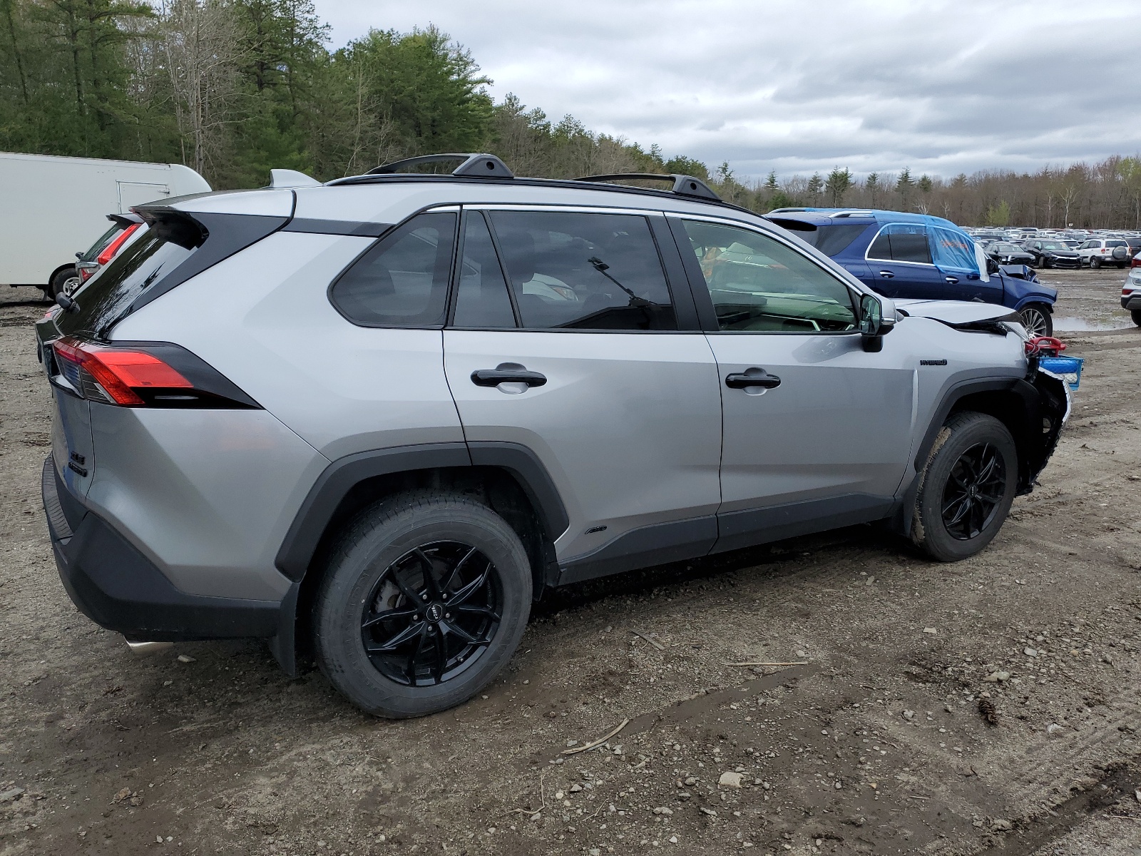 2020 Toyota Rav4 Xle vin: JTMRWRFV5LD045459