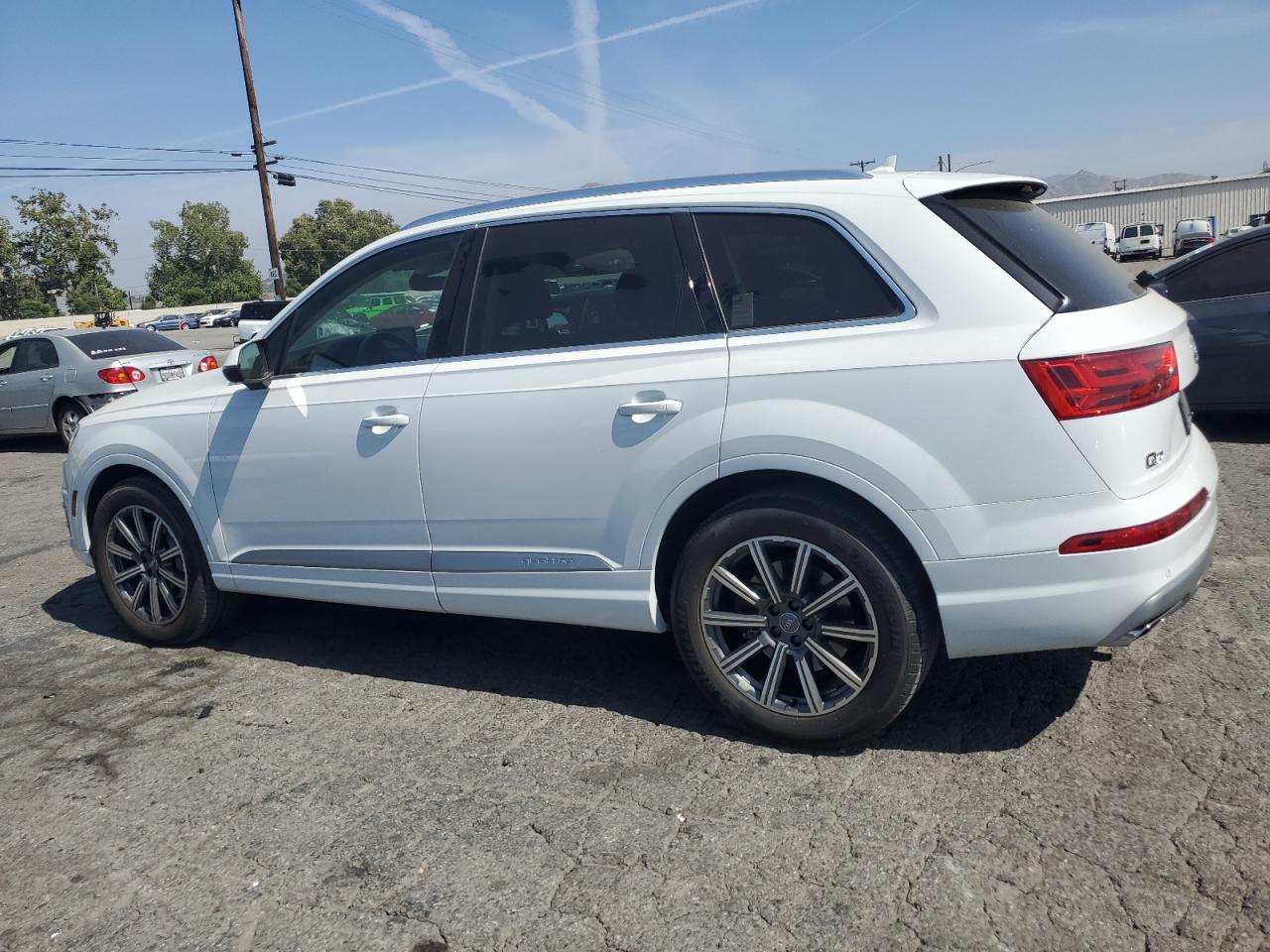 WA1LAAF70HD034149 2017 AUDI Q7 - Image 2