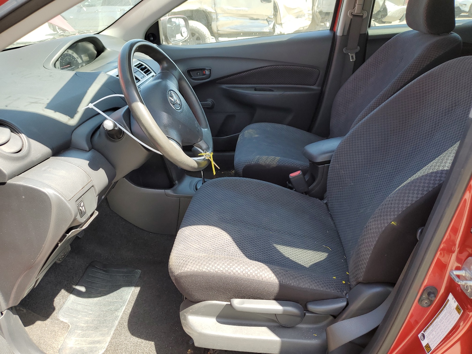 JTDBT923971077286 2007 Toyota Yaris