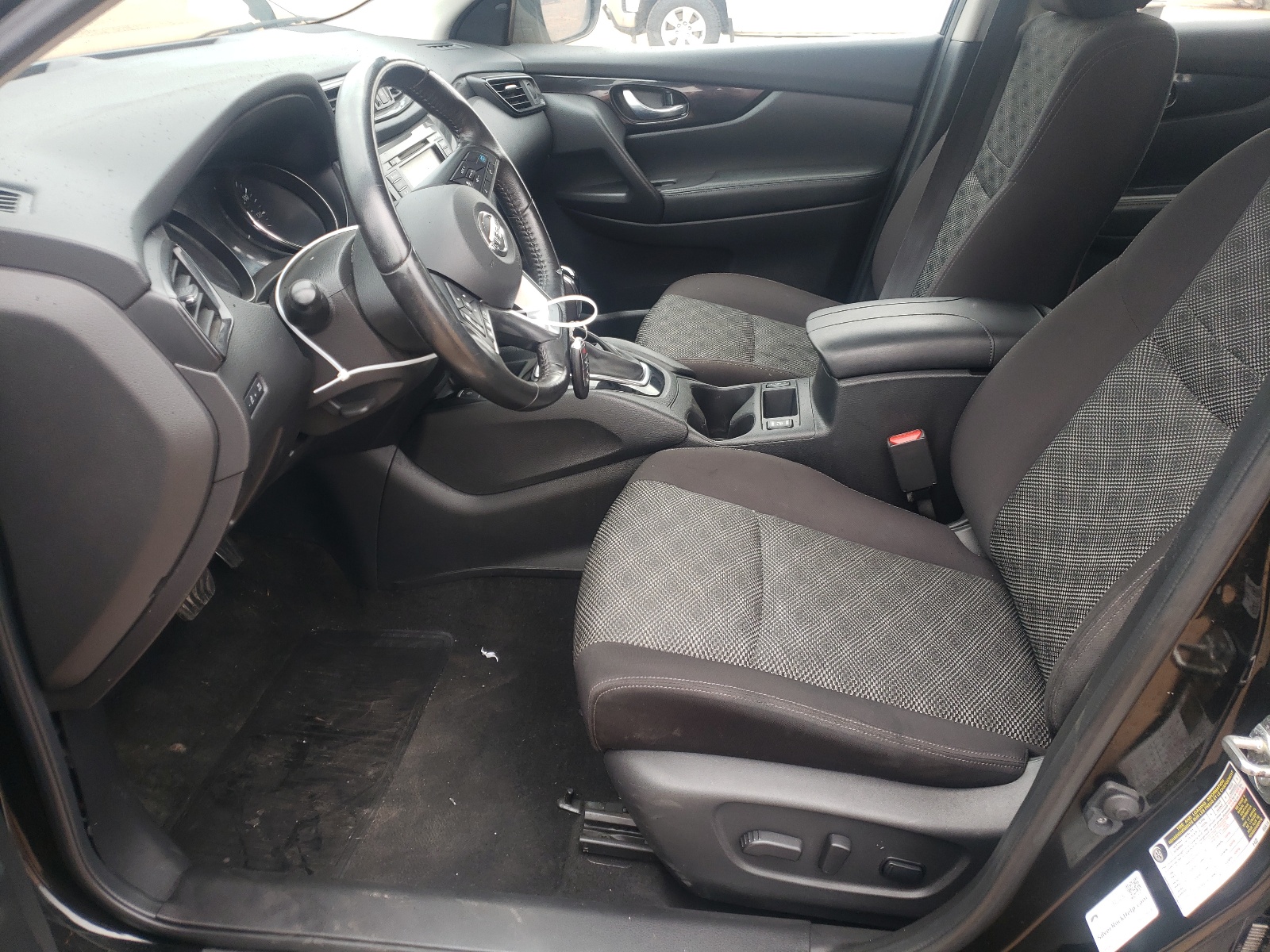 JN1BJ1CR0KW620114 2019 Nissan Rogue Sport S