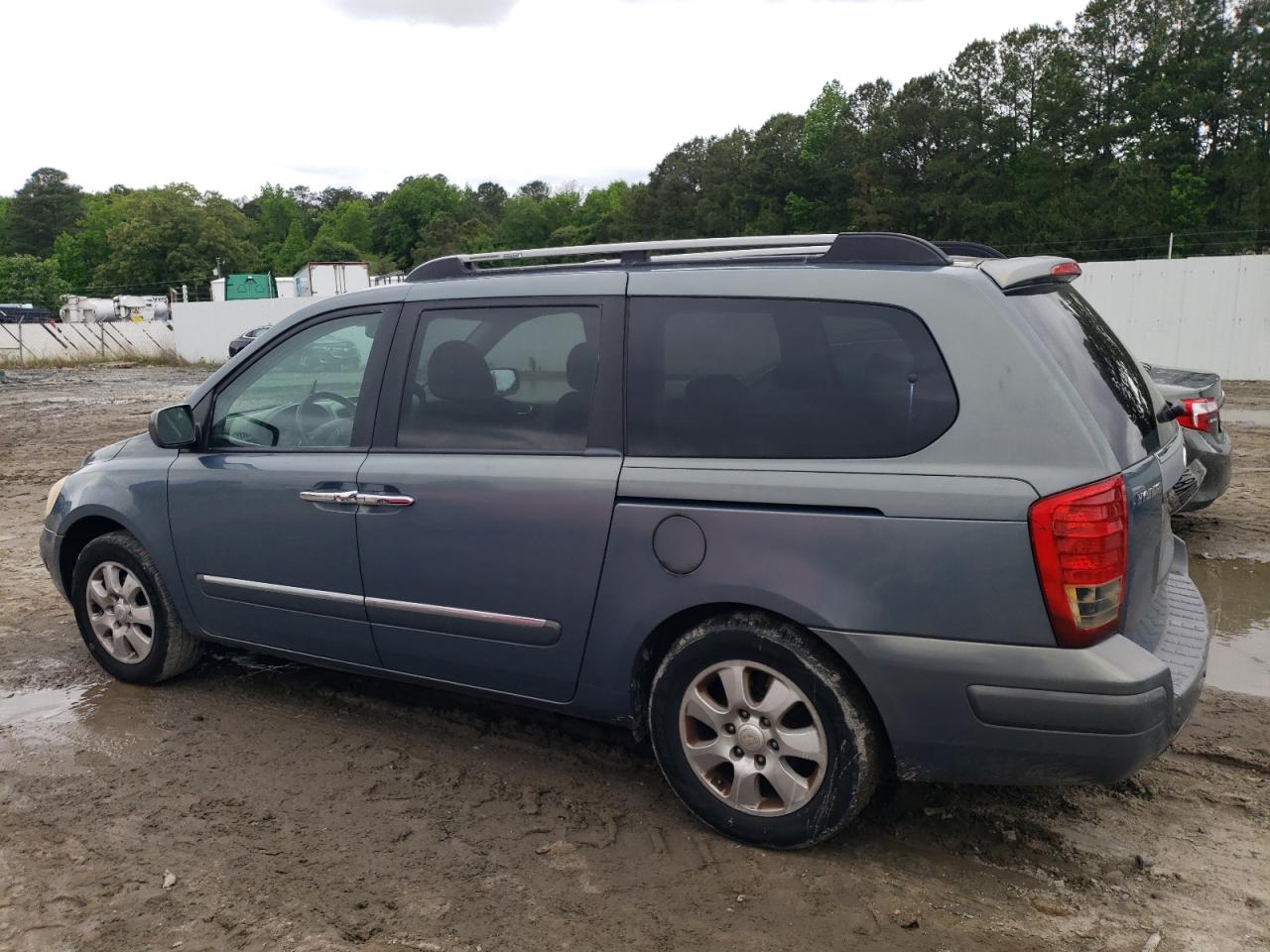 2007 Hyundai Entourage Gls VIN: KNDMC233676027012 Lot: 59588574