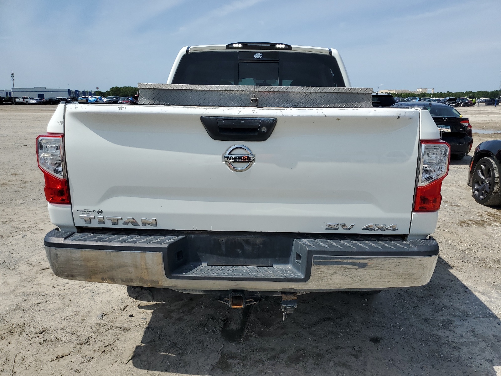 1N6AA1EJ7HN546640 2017 Nissan Titan S