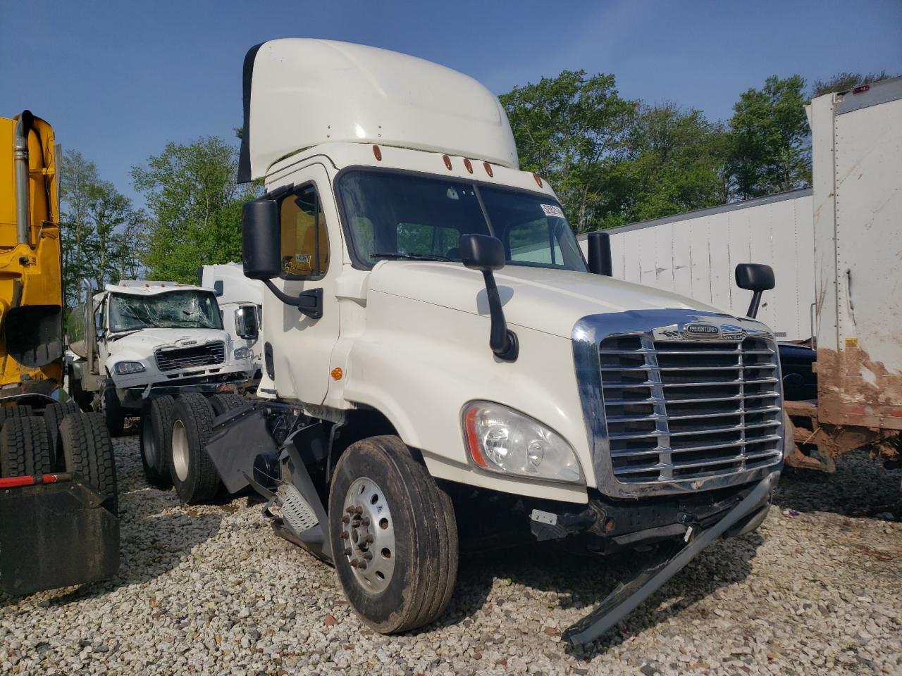 2017 Freightliner Cascadia 125 for Sale in West Warren, MA - Side