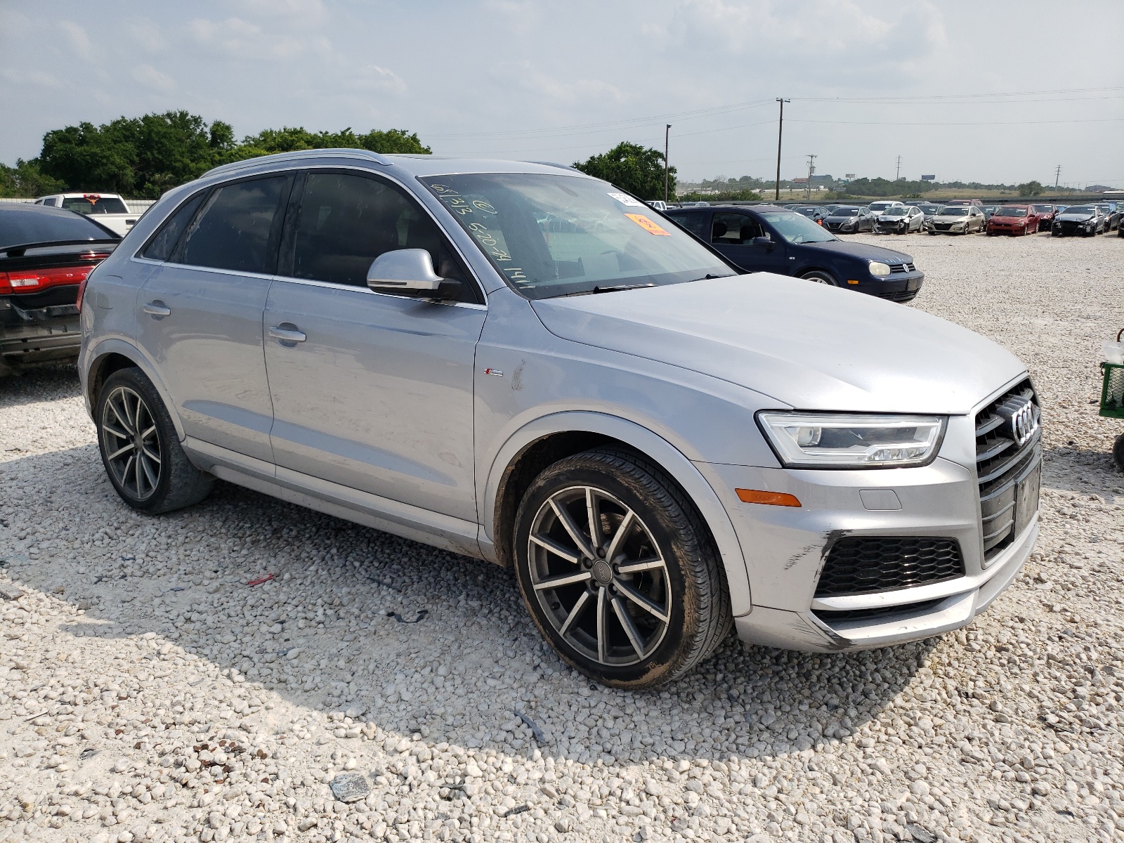 WA1HCCFS4JR031411 2018 Audi Q3