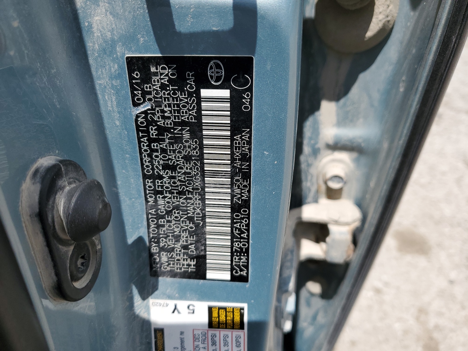 JTDKBRFUXG3521835 2016 Toyota Prius