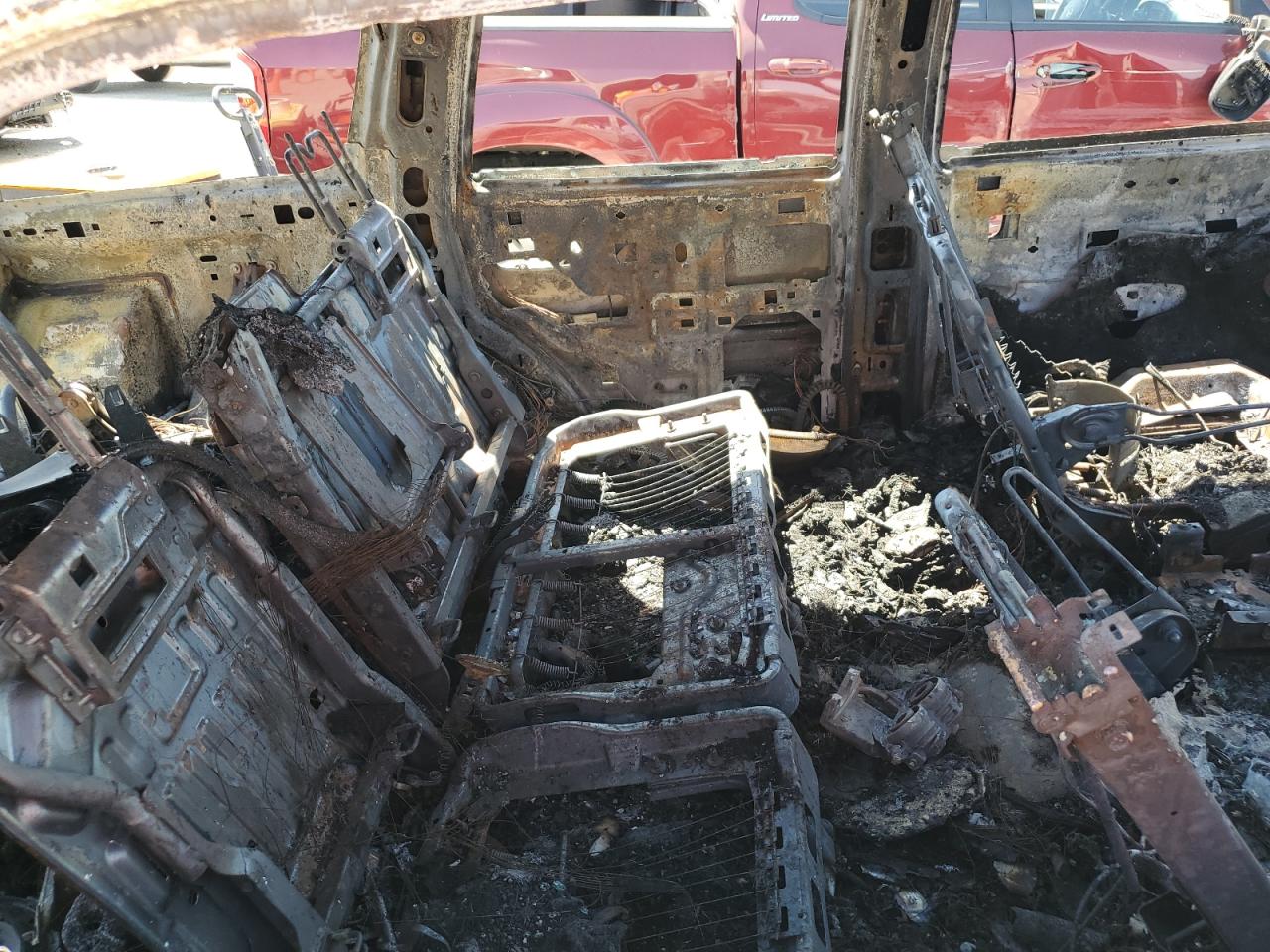 2004 Chevrolet Tahoe K1500 VIN: 1GNEK13T74J238494 Lot: 56436964