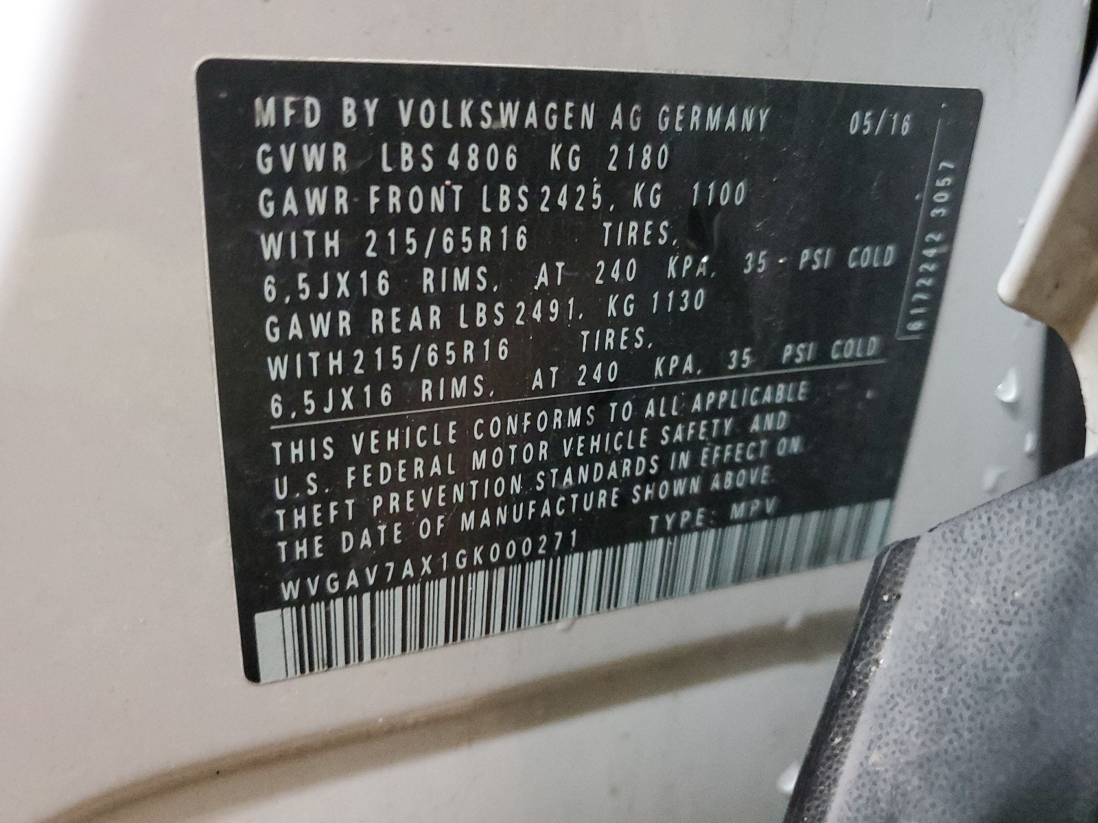 WVGAV7AX1GK000271 2016 Volkswagen Tiguan S