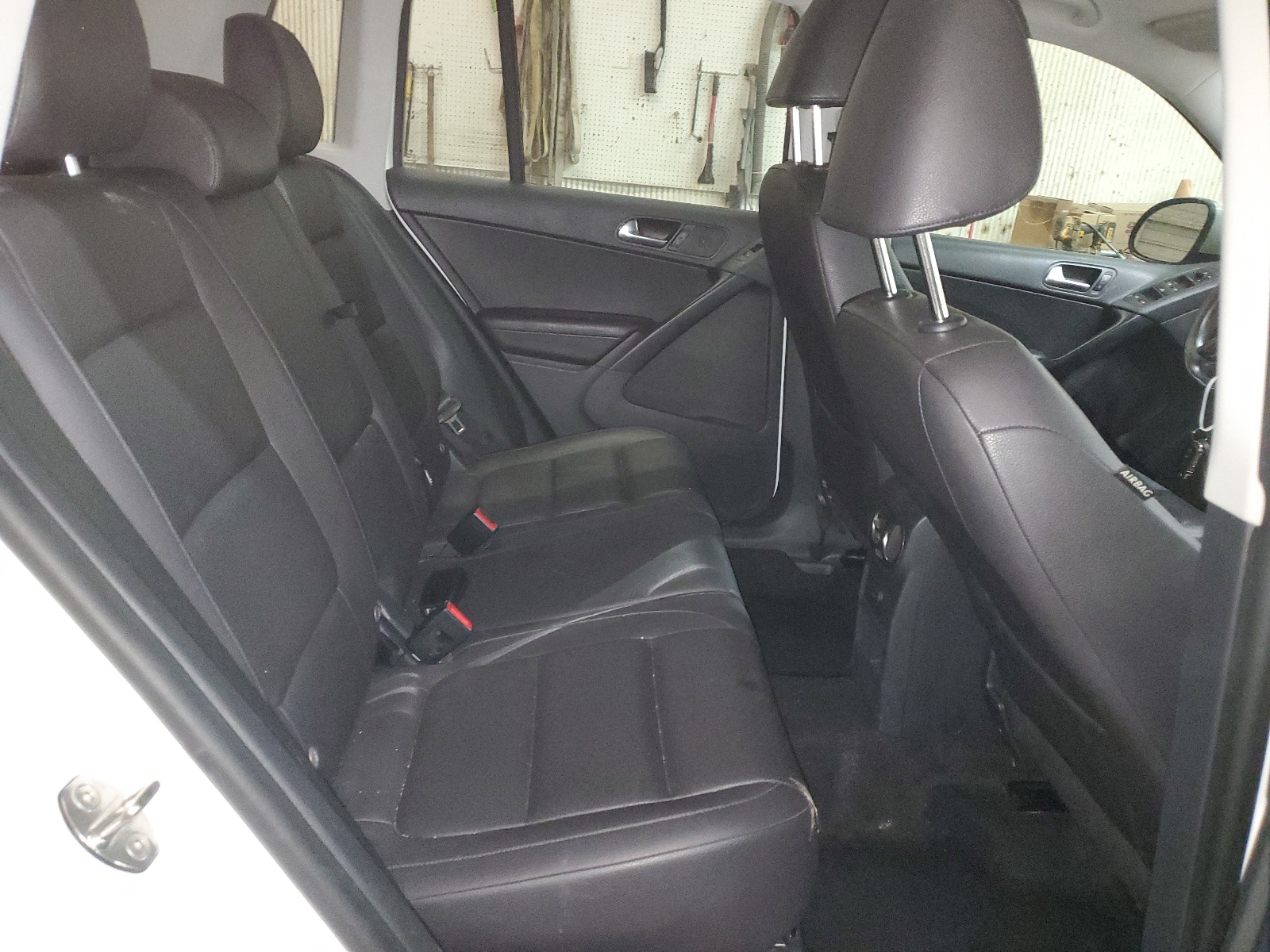 WVGAV7AX1GK000271 2016 Volkswagen Tiguan S