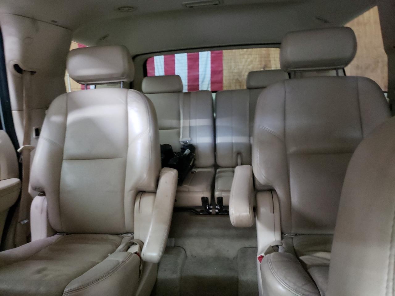 2007 Cadillac Escalade - Image 10