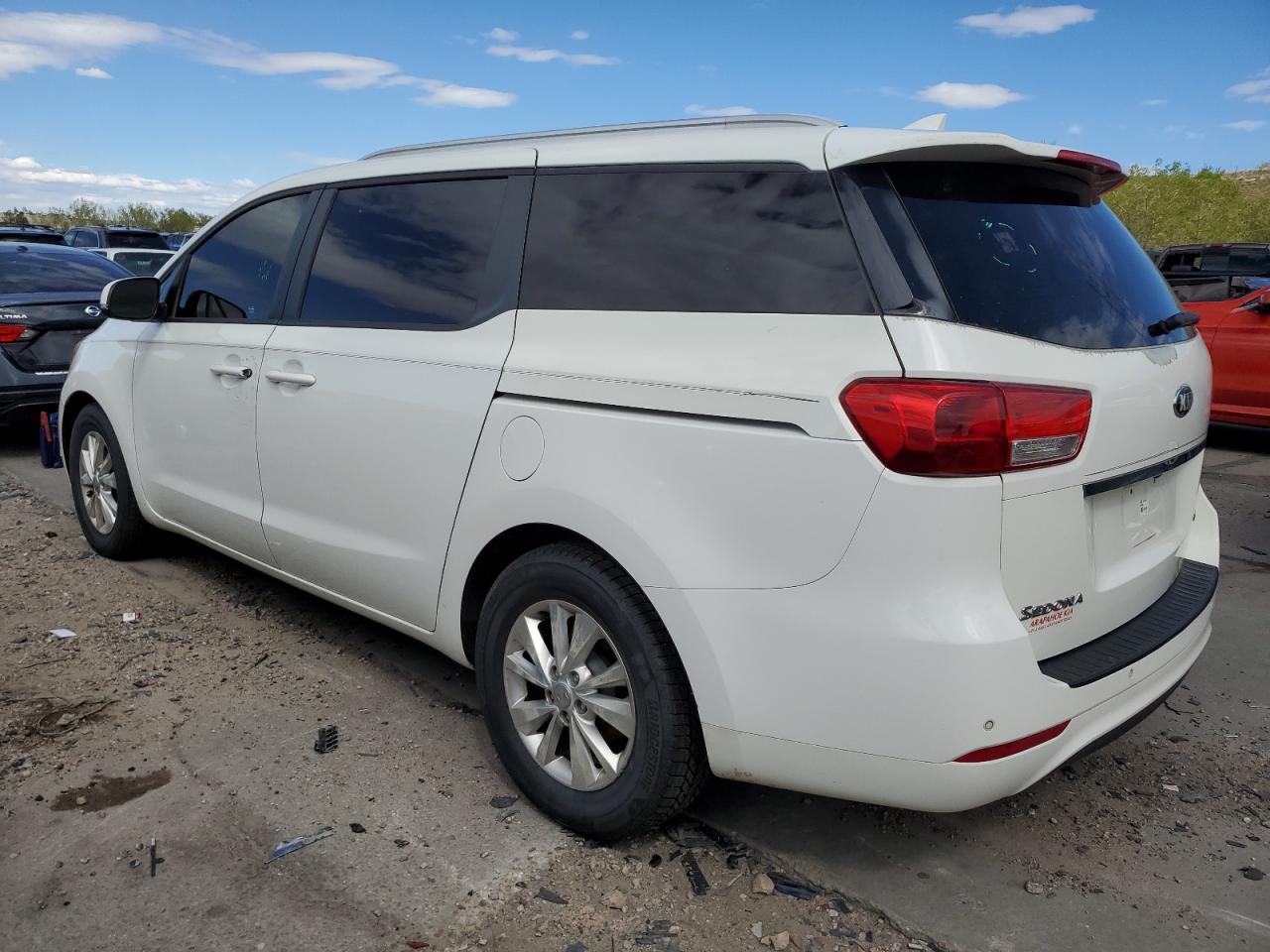 2015 Kia Sedona - Image 2