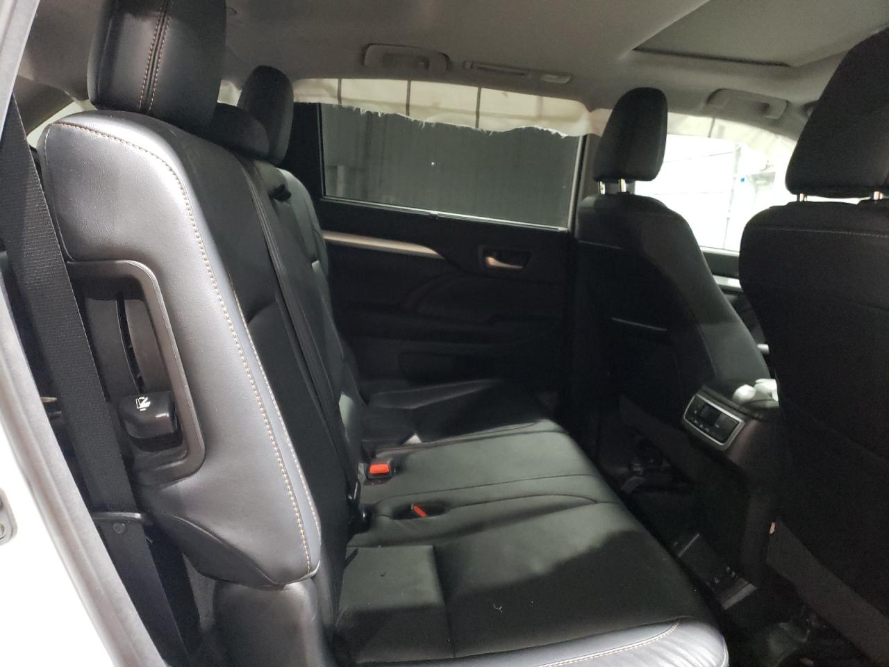 2018 Toyota Highlander Se VIN: 5TDJZRFH3JS524902 Lot: 55459304