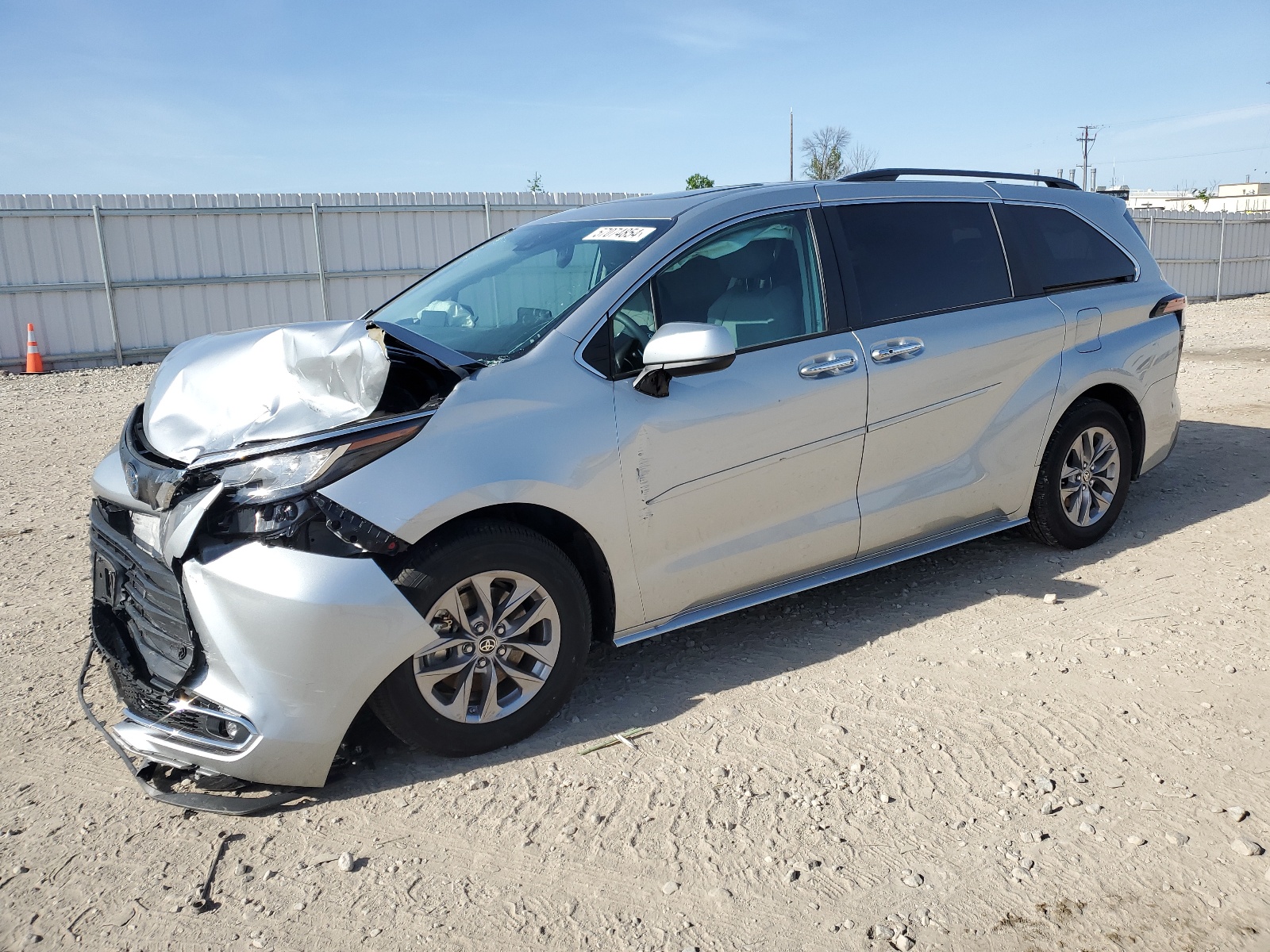 2022 Toyota Sienna Xle vin: 5TDYRKEC1NS114973