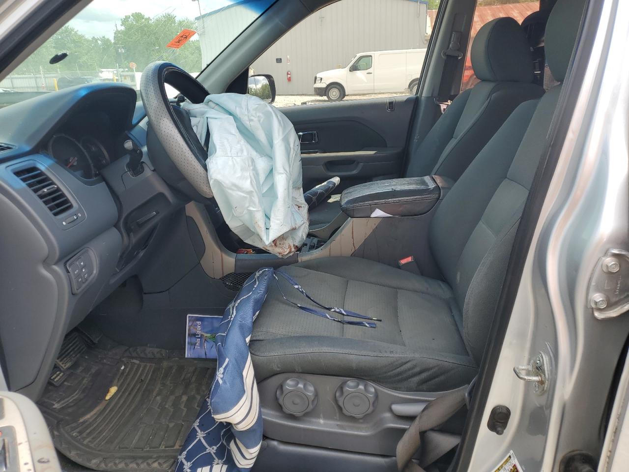 2006 Honda Pilot Lx VIN: 5FNYF18116B005724 Lot: 55698624