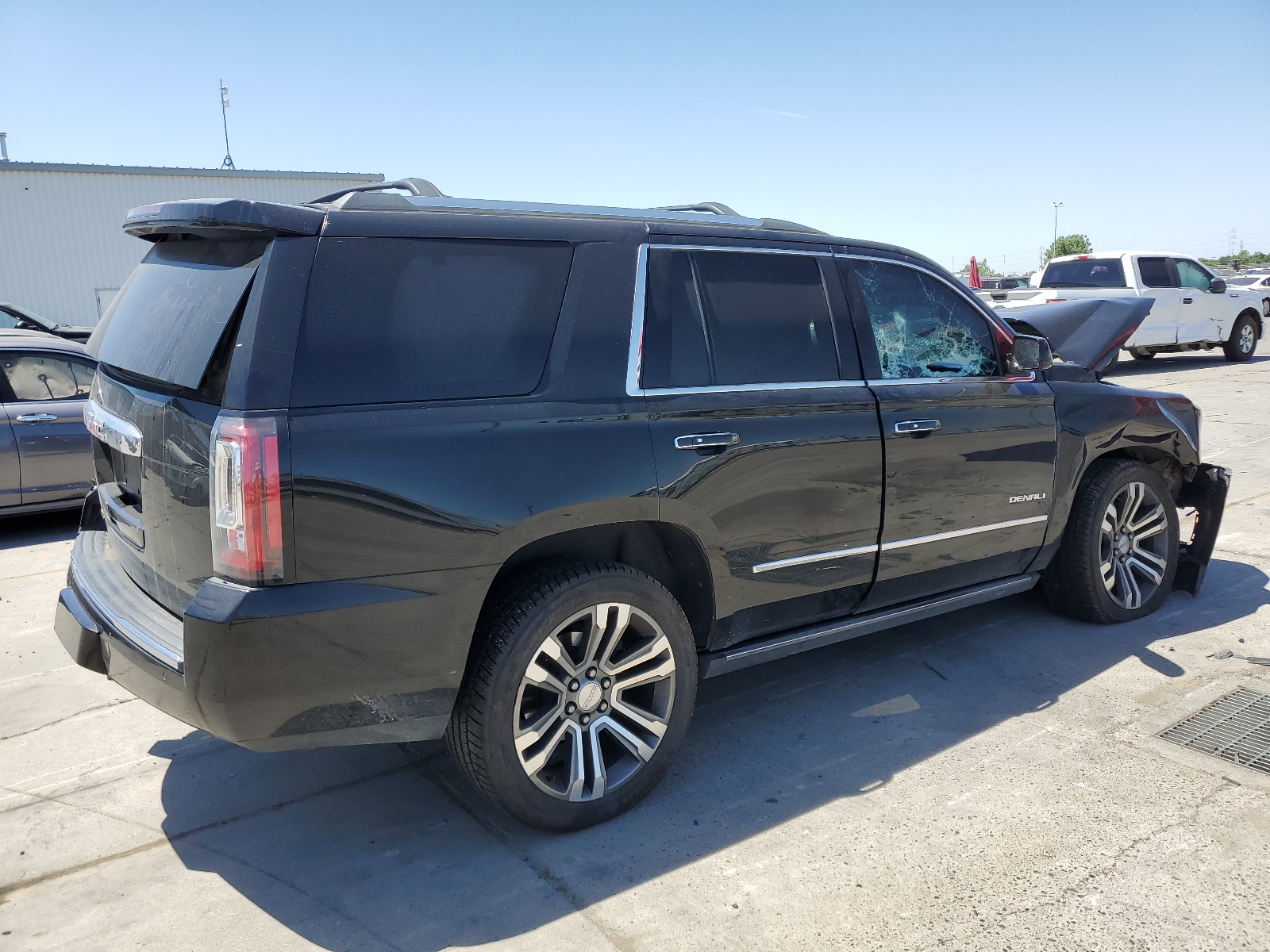 2018 GMC Yukon Denali vin: 1GKS2CKJ8JR225942