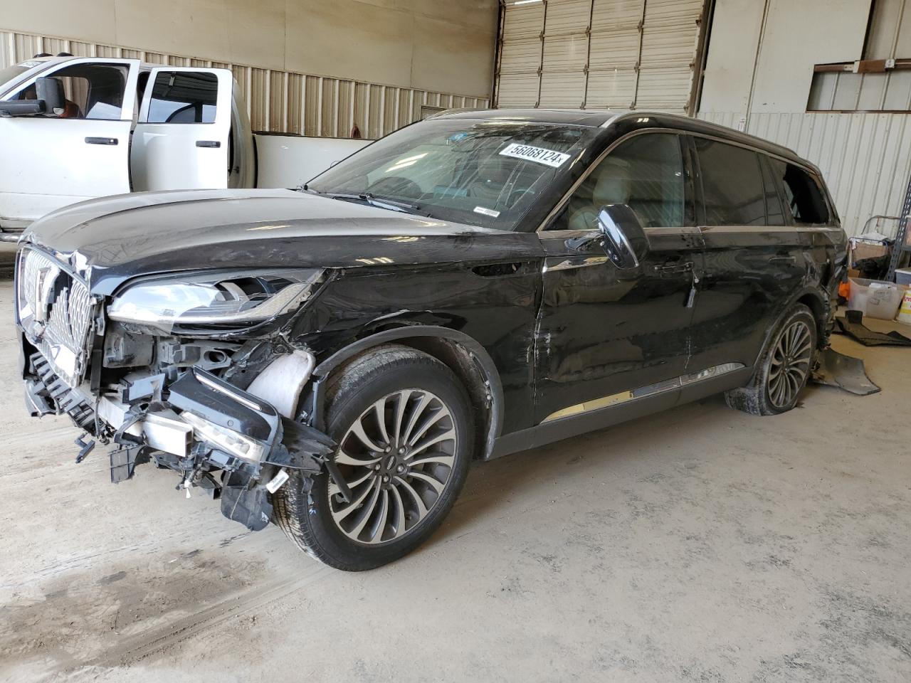 VIN 5LM5J7WC2LGL28425 2020 LINCOLN AVIATOR no.1