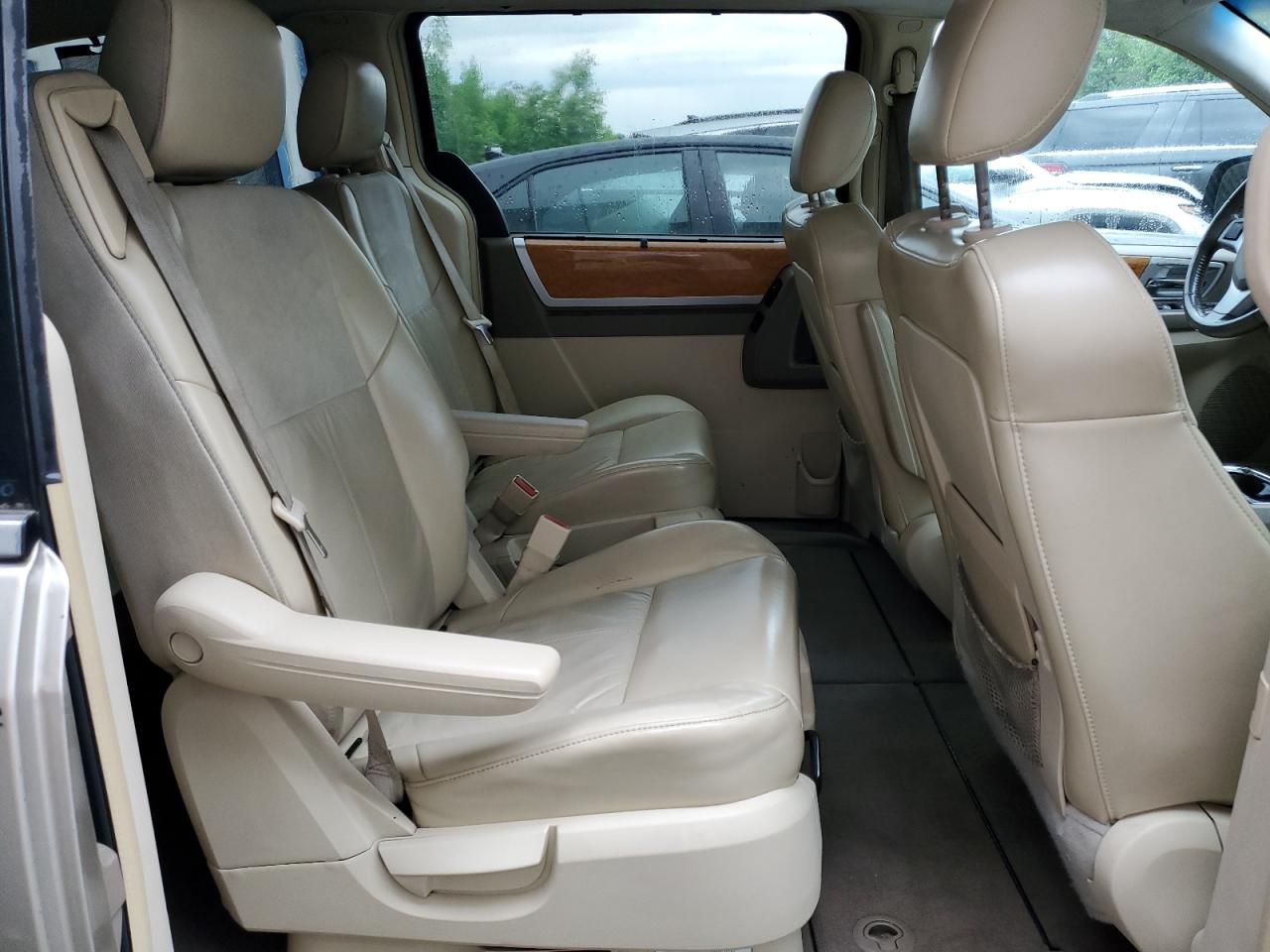 2008 Chrysler Town & Country Limited VIN: 2A8HR64X98R149388 Lot: 56128374