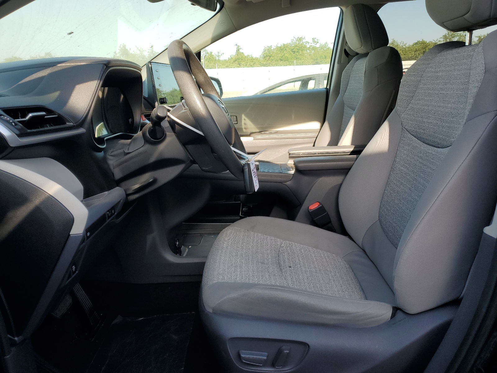 5TDKRKEC0MS070744 2021 Toyota Sienna Le