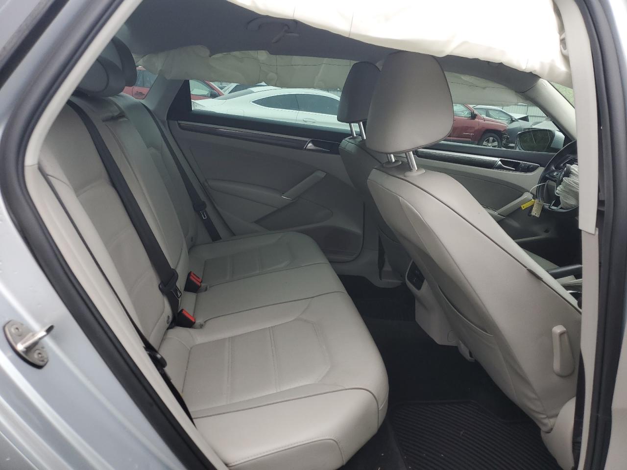 2018 Volkswagen Passat Se VIN: 1VWBA7A31JC015689 Lot: 53689414