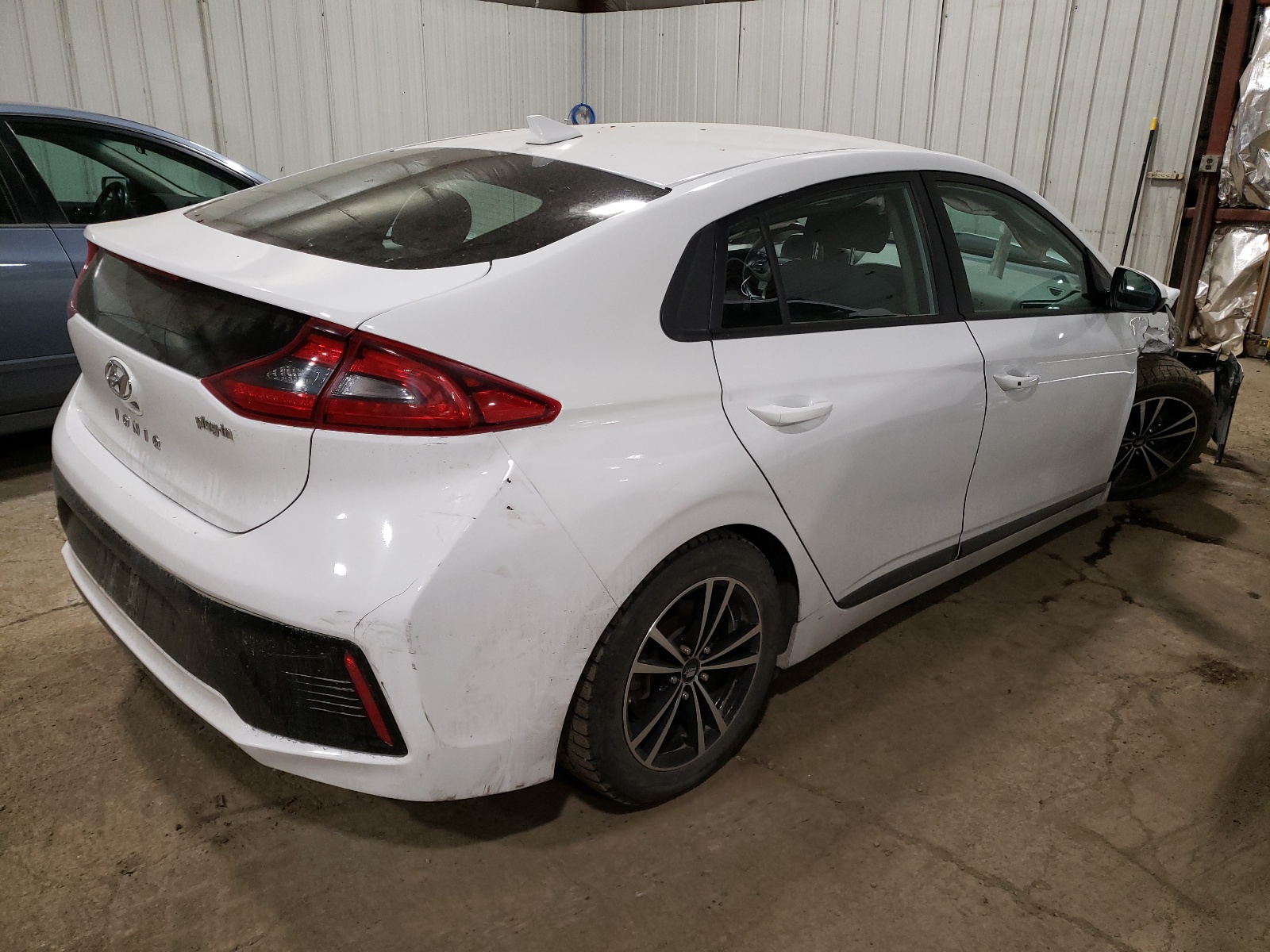 2018 Hyundai Ioniq vin: KMHC65LD3JU076468