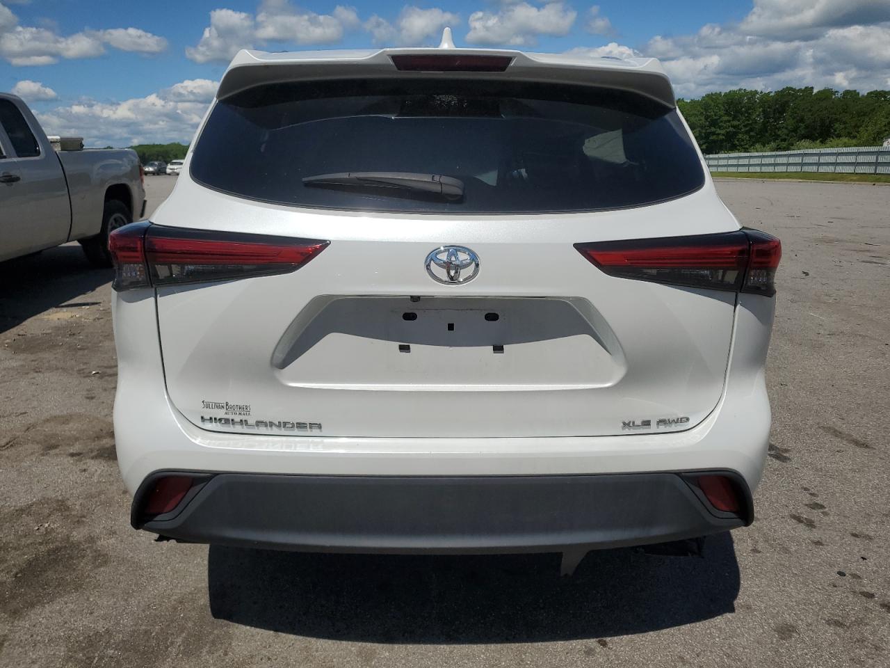 2022 Toyota Highlander Xle VIN: 5TDGZRBHXNS564920 Lot: 56445904