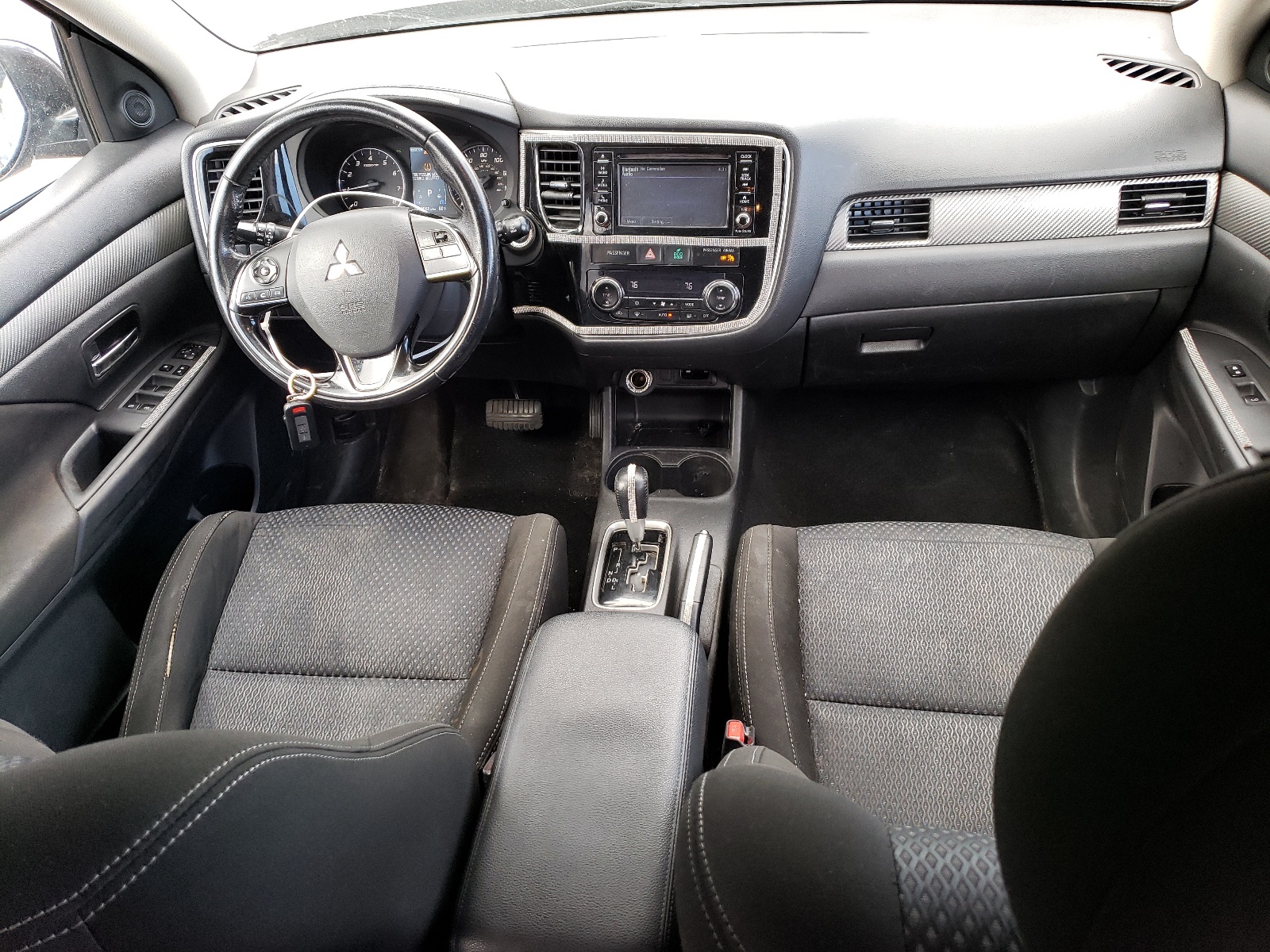 JA4AZ3A36GZ028065 2016 Mitsubishi Outlander Se