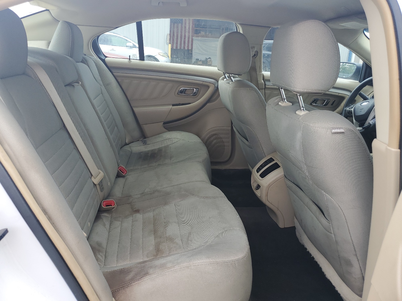 1FAHP2D81FG138713 2015 Ford Taurus Se