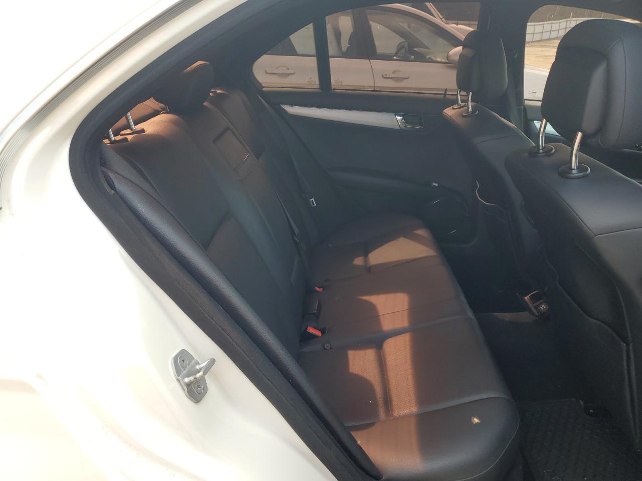 2011 Mercedes-Benz C 300 VIN: WDDGF5EB8BR177663 Lot: 53763184