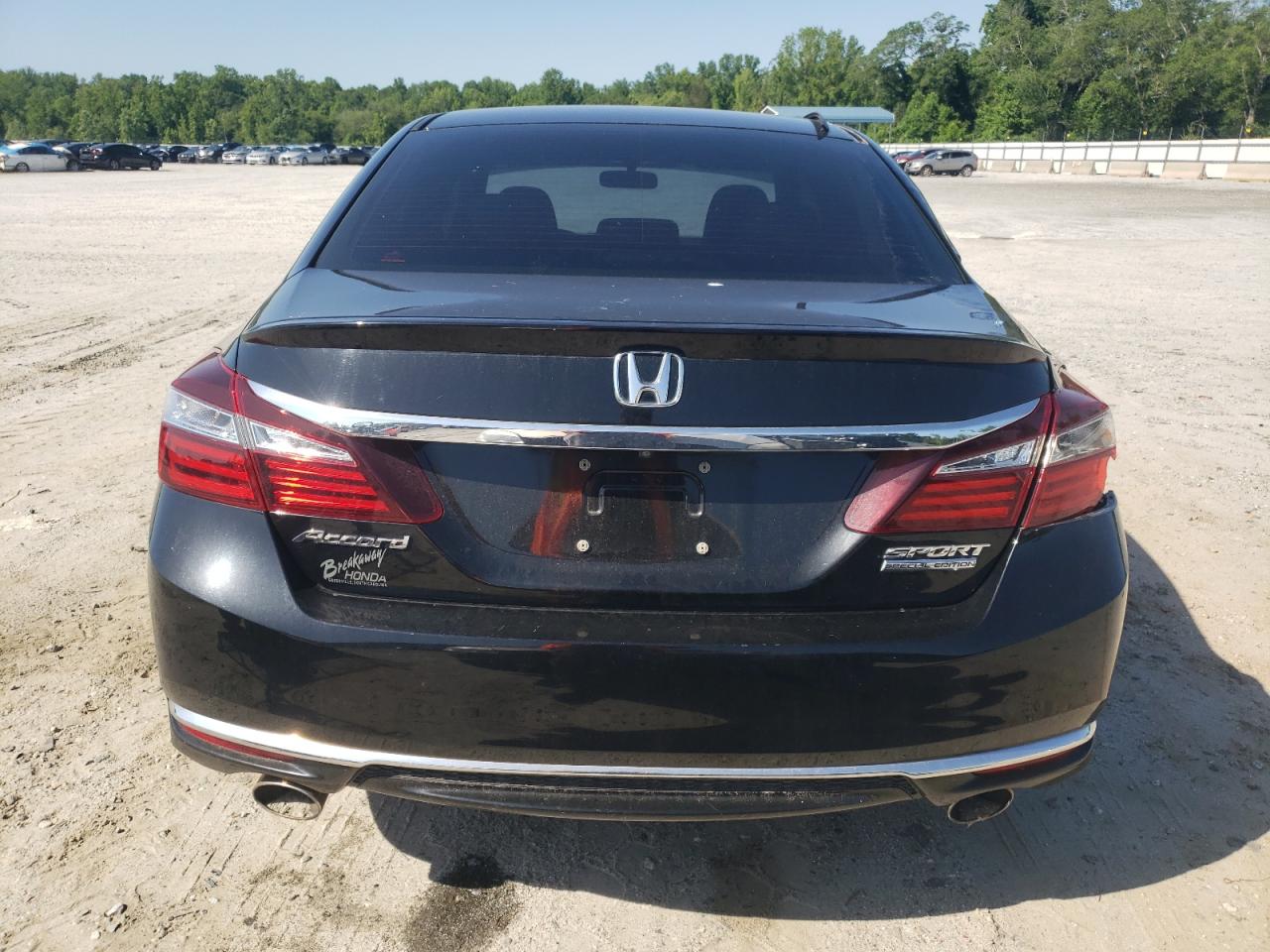 2017 Honda Accord Sport Special Edition VIN: 1HGCR2F14HA057775 Lot: 56226184