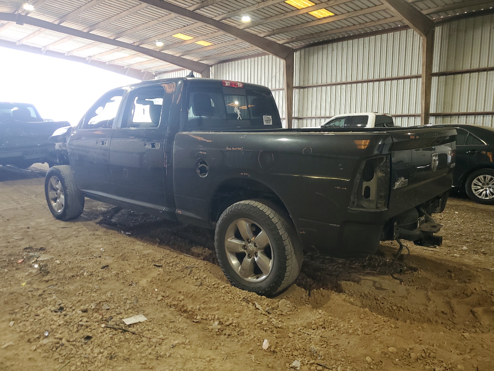 1C6RR7TT4KS587717 2019 Ram 1500 Classic Slt