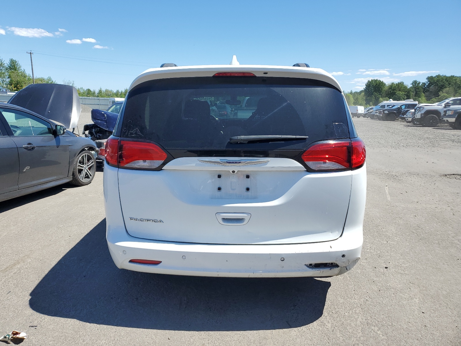 2C4RC1DG5JR305612 2018 Chrysler Pacifica Touring