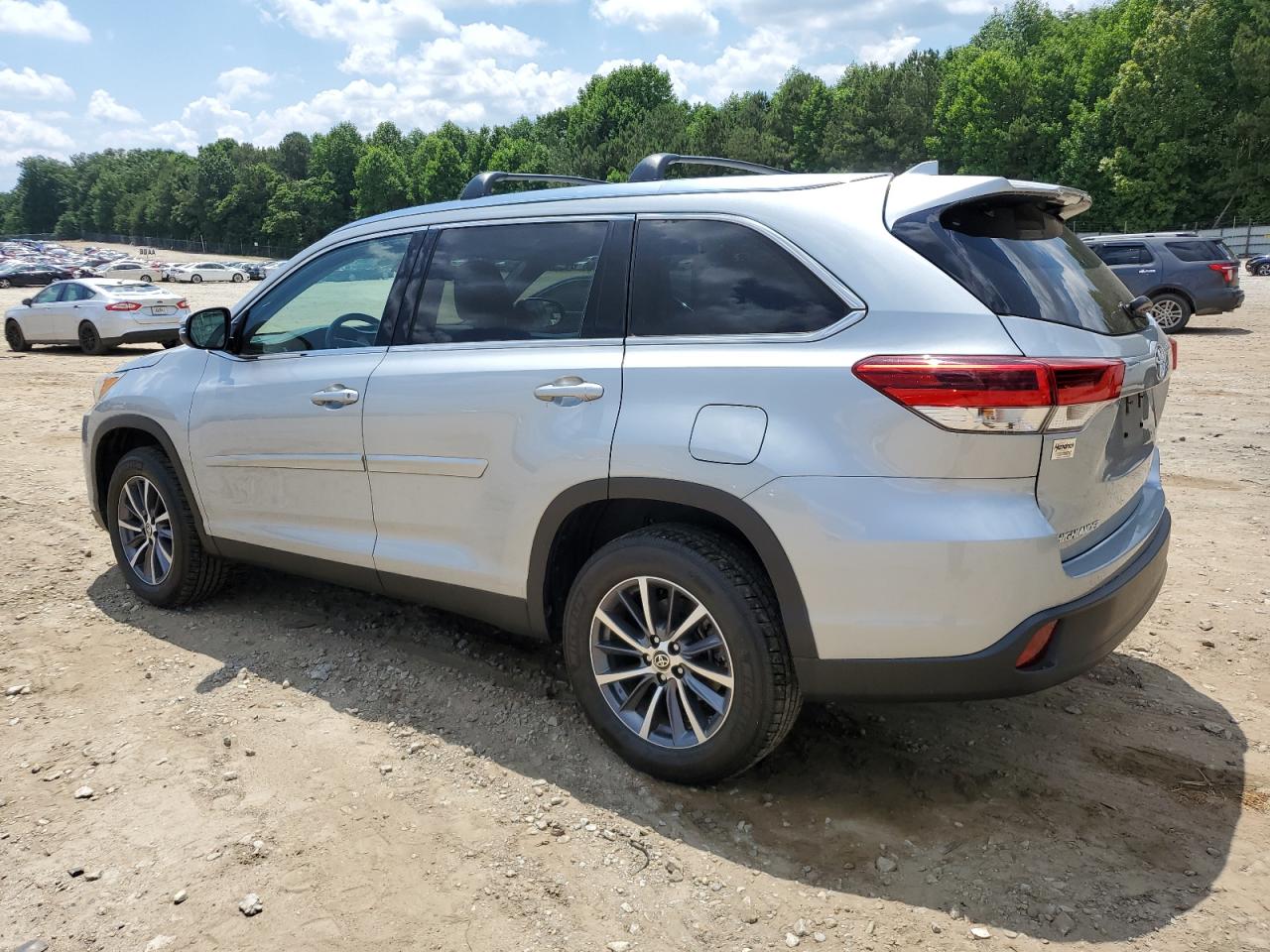 2019 Toyota Highlander Se VIN: 5TDKZRFH6KS369705 Lot: 55652524