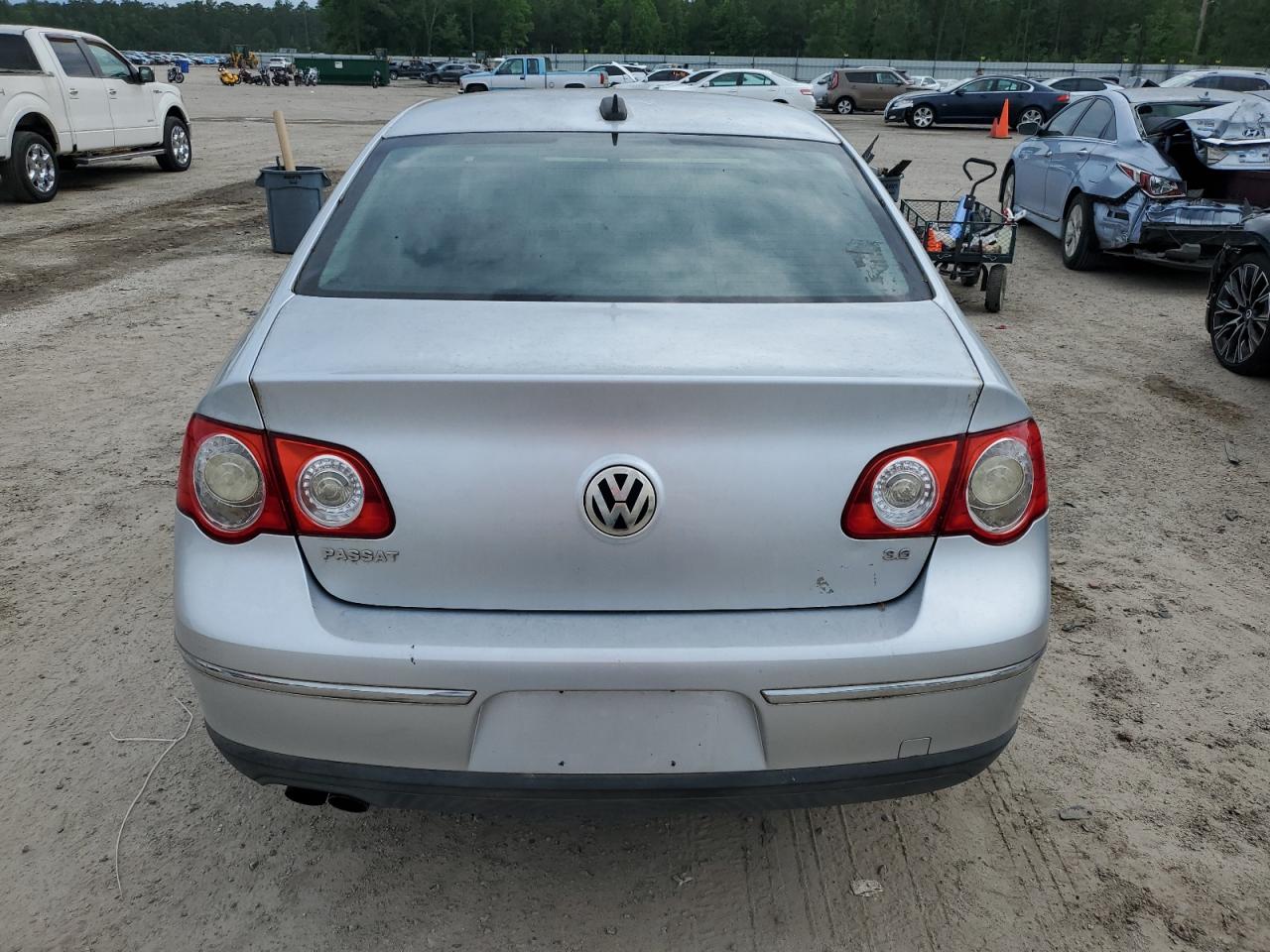 WVWEU73CX6P096969 2006 Volkswagen Passat 3.6L Luxury