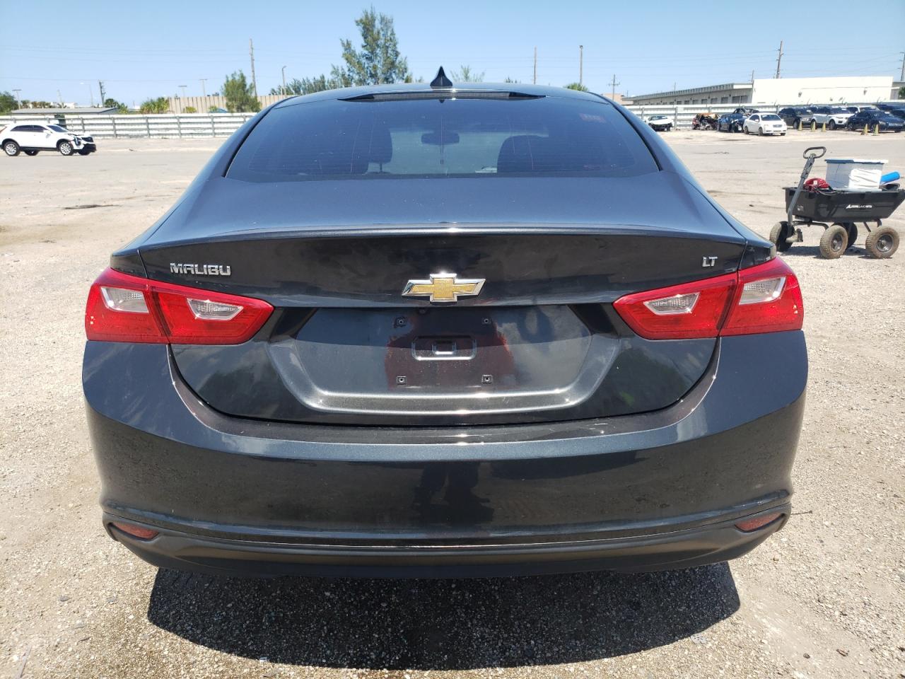 2017 Chevrolet Malibu - Image 6